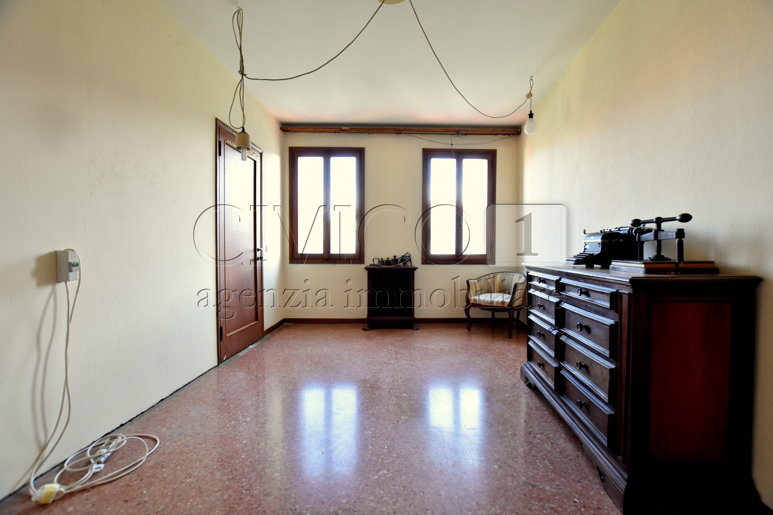 Immagine 14 di Appartamento in vendita  in Riva del Vin a Venezia