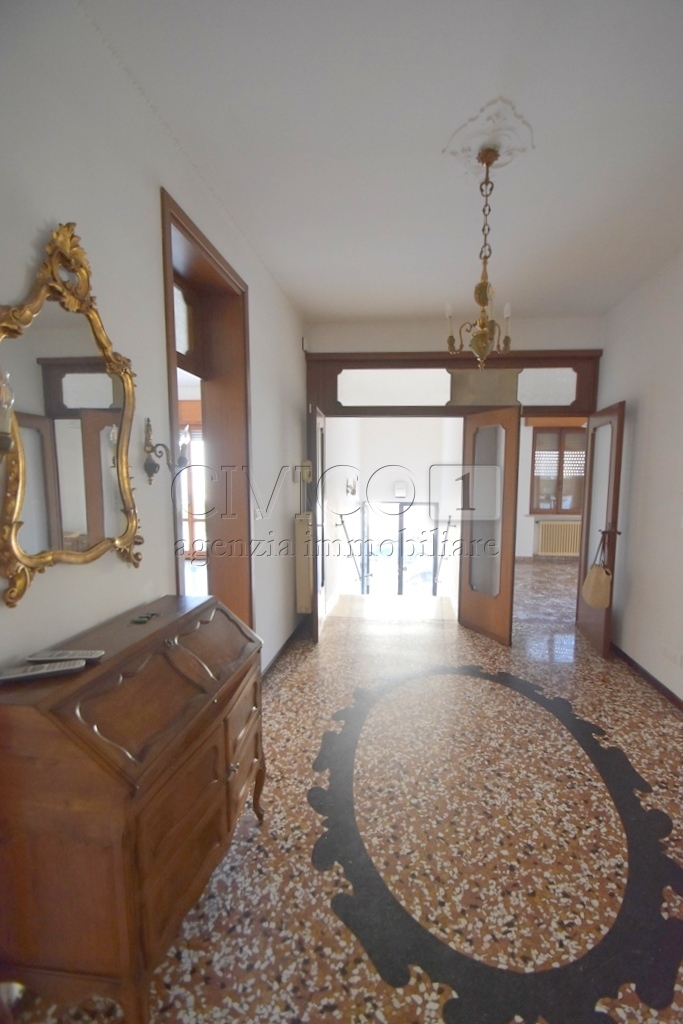 Immagine 7 di Casa bifamiliare in affitto  in ViaLE DELLA PACE 100 a Vicenza