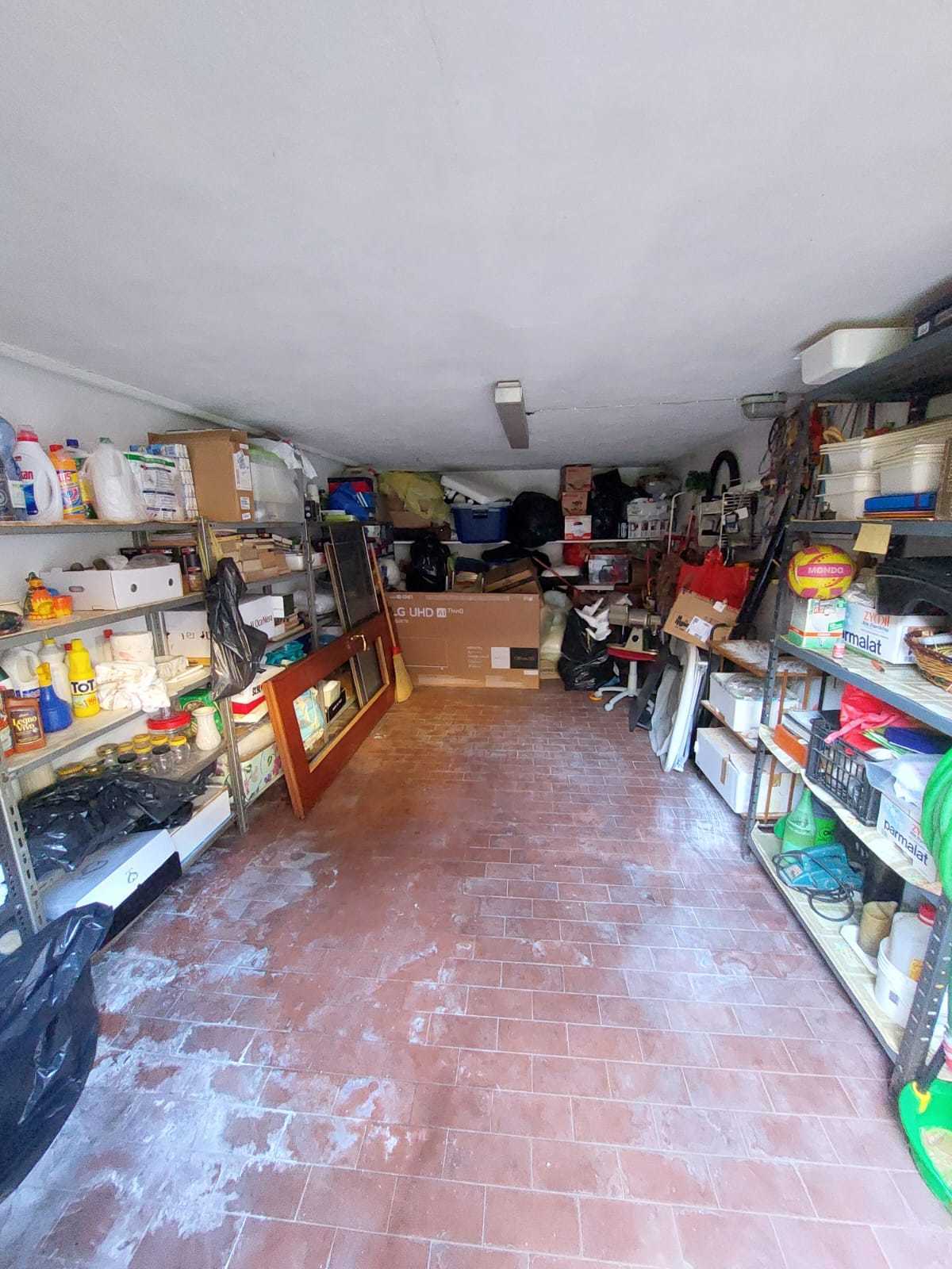 Immagine 16 di Appartamento in vendita  in Viale XX Settembre 120 a Carrara