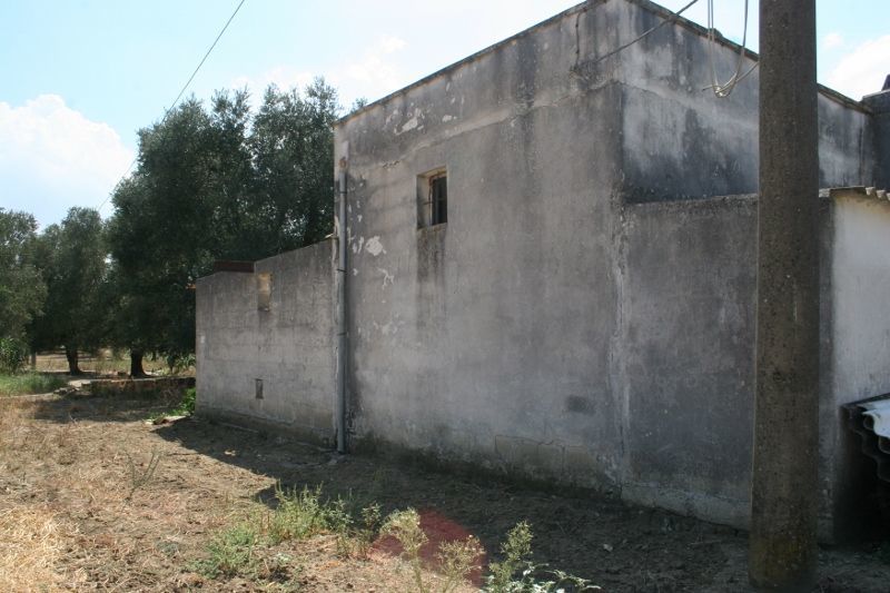 Immagine 15 di Terreno agricolo in vendita  in contrada mandrò a Cutrofiano