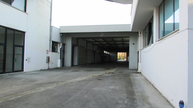 Immagine 19 di Capannone industriale in affitto  in Via Leonardo Da Vinci a San Benedetto Del Tronto