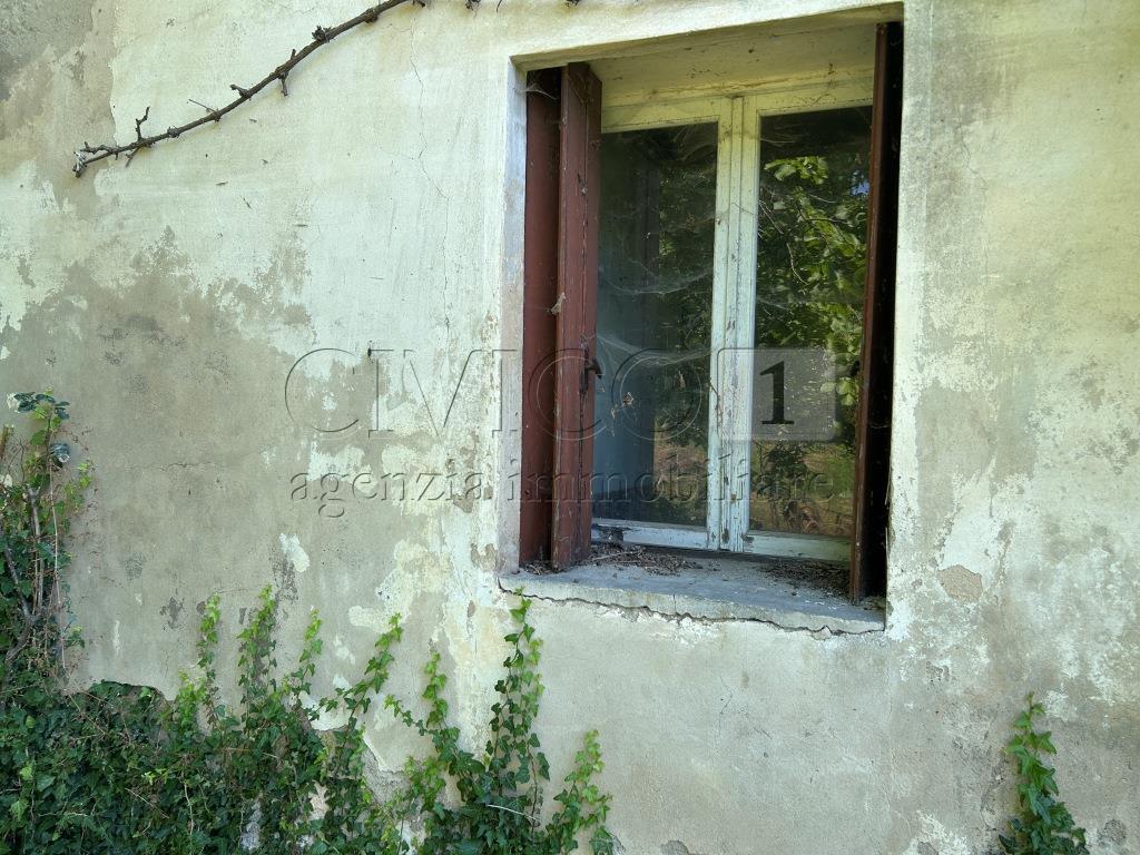 Immagine 9 di Rustico / casale in vendita  in Via Tavella 10 a Barbarano Mossano