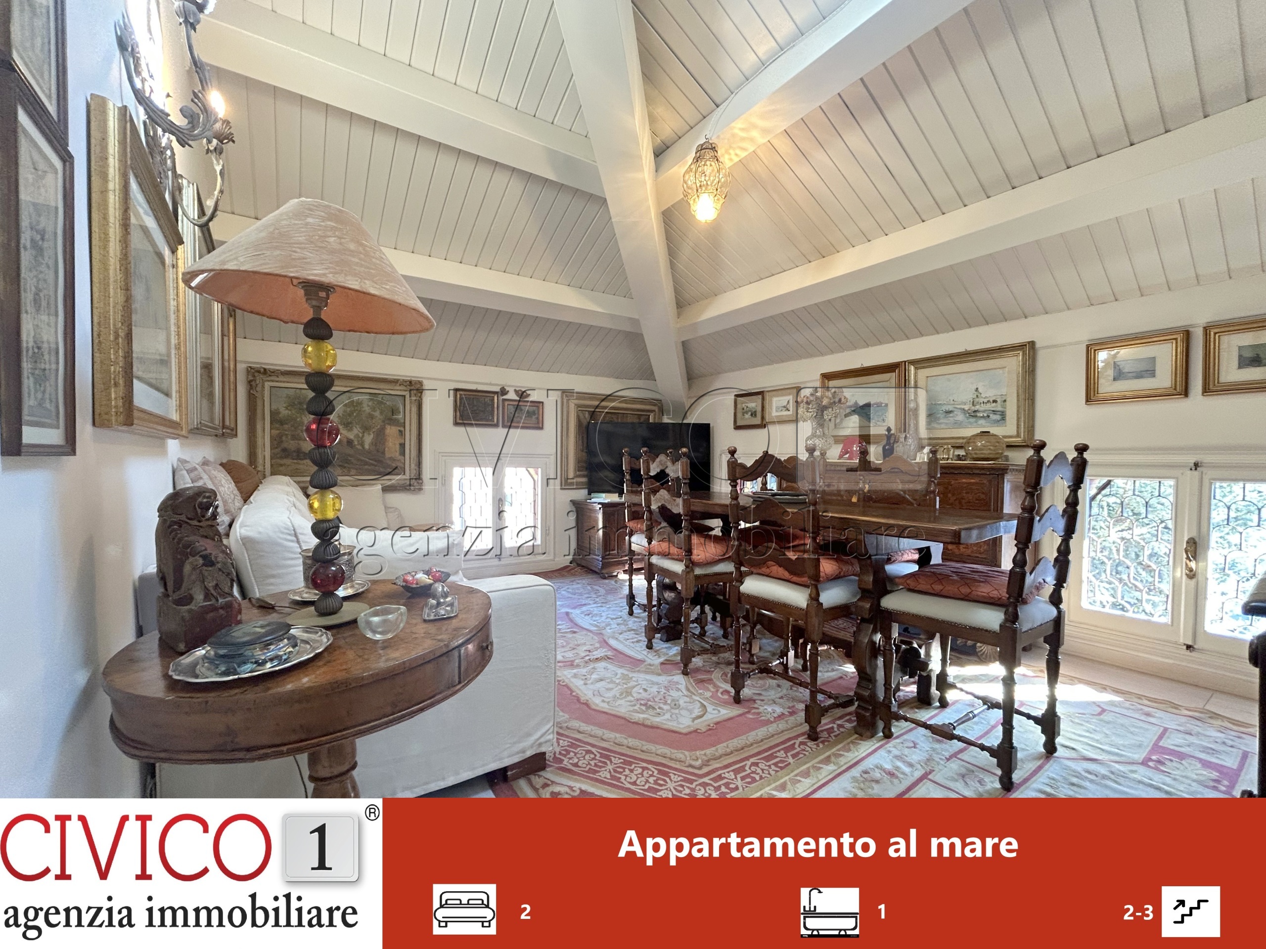 Immagine 1 di Mansarda in vendita  in Via Lorenzo Marcello a Venezia