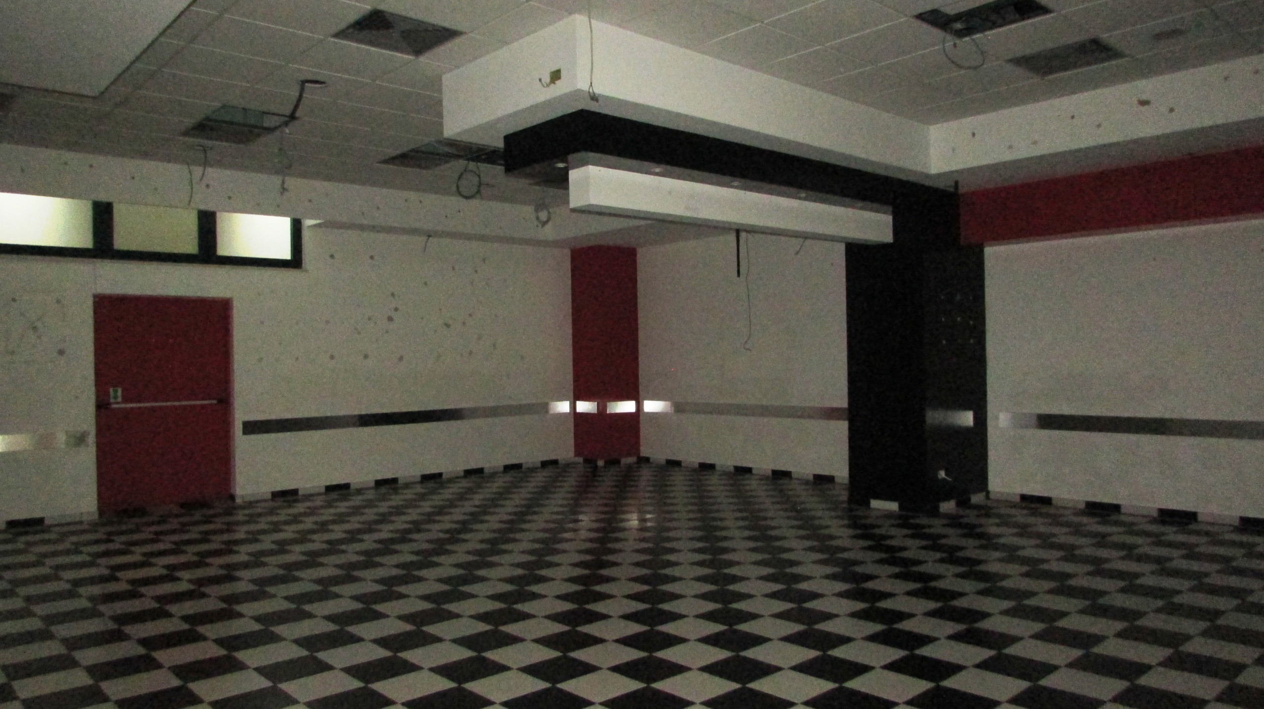 Immagine 42 di Locale commerciale in vendita  in VIA EINAUDI a Civitanova Marche