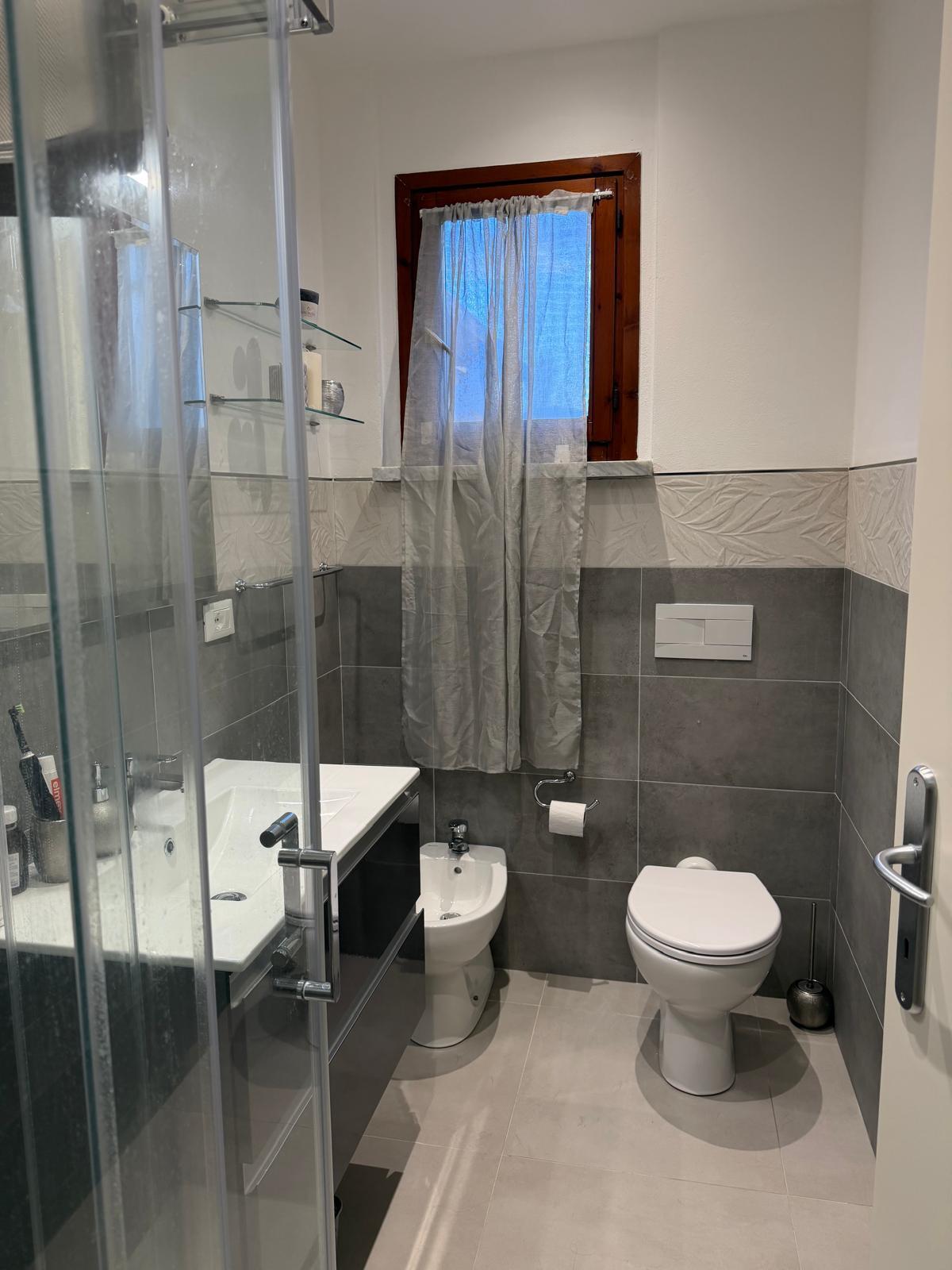 Immagine 14 di Casa semindipendente in vendita  in Via Fratelli Cervi 4 a Ortonovo