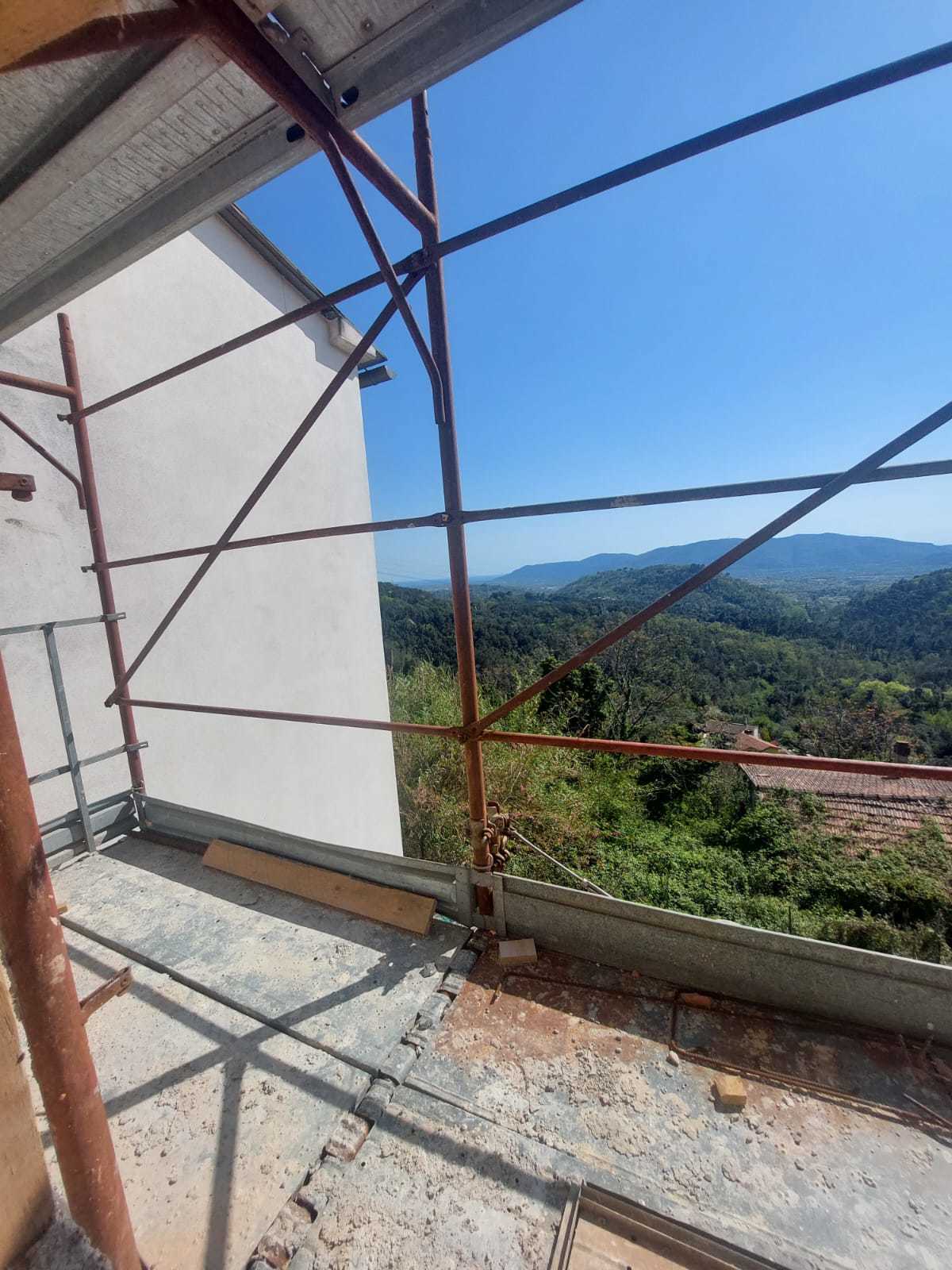 Immagine 9 di Casa semindipendente in vendita  in Via Belvedere 13 a Sarzana