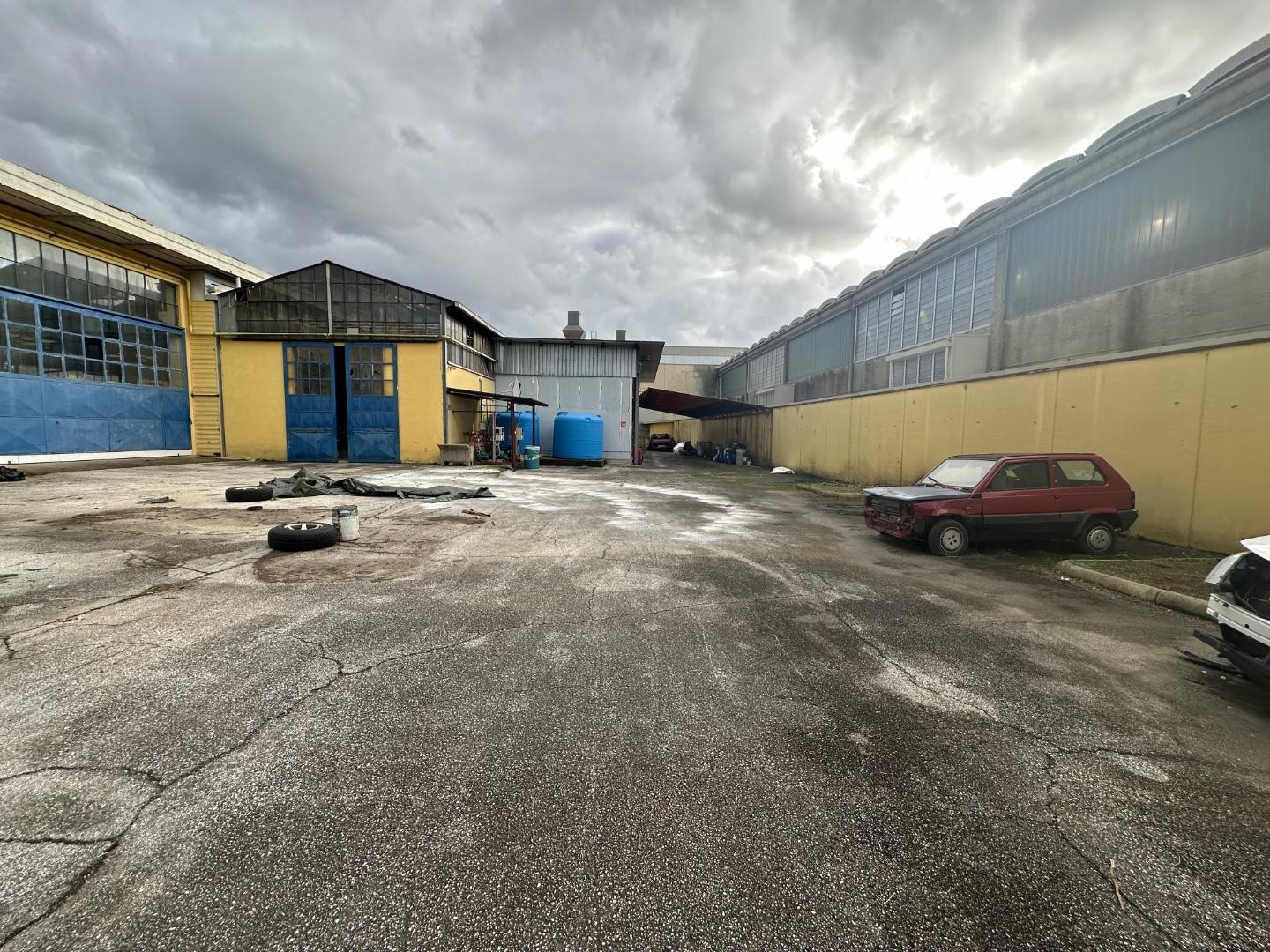 Immagine 15 di Capannone industriale in vendita  in Via del Pozzo 14 a Massa