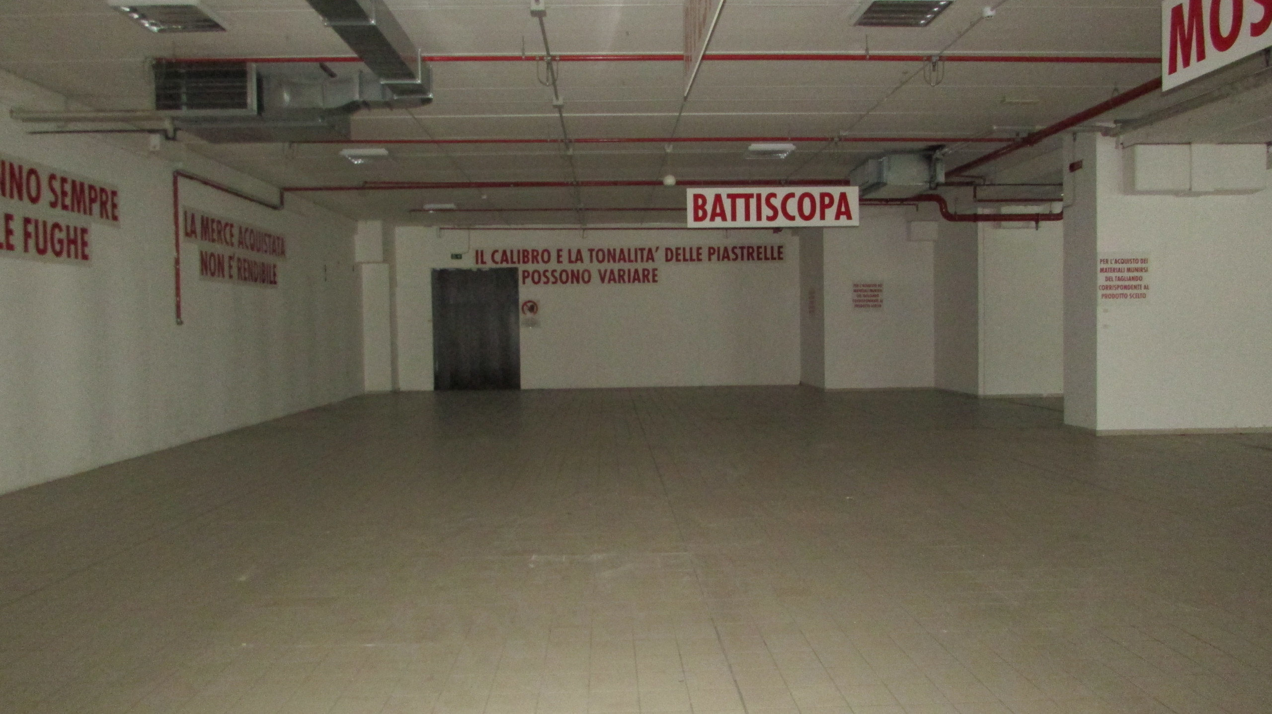 Immagine 16 di Locale commerciale in vendita  in VIA EINAUDI a Civitanova Marche