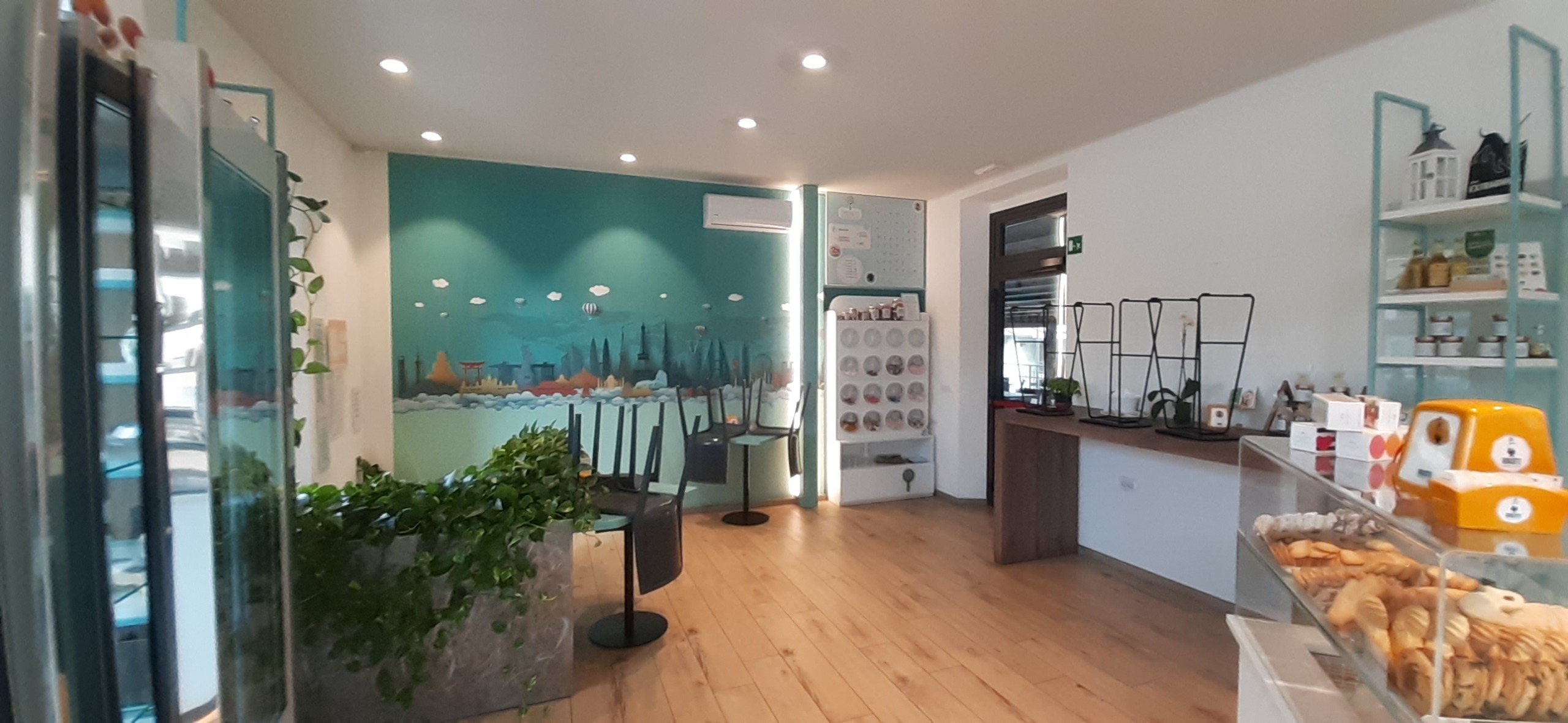 Immagine 2 di Locale commerciale in affitto  in Via Milano 94 a Somma Lombardo