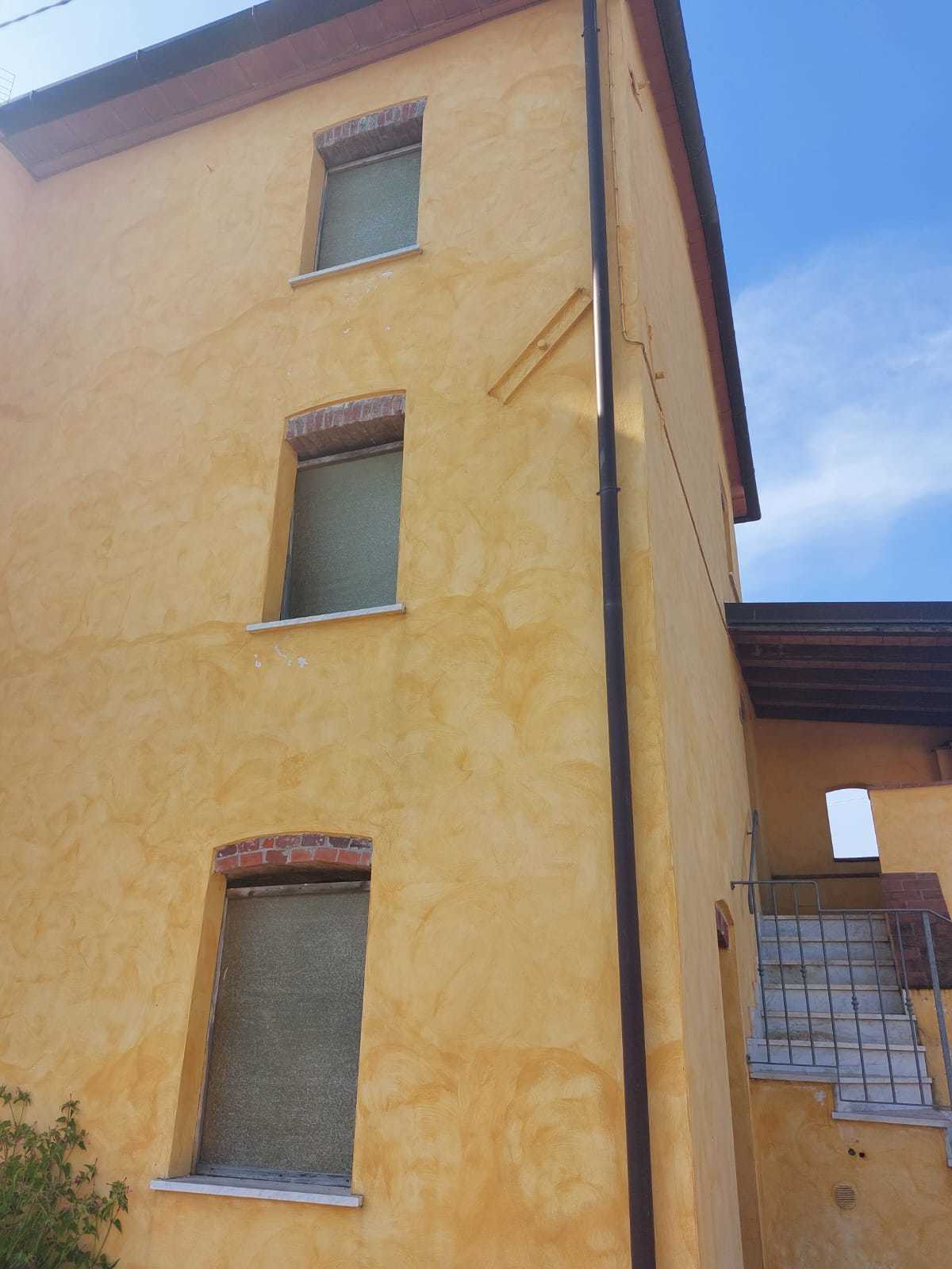 Immagine 13 di Terratetto in vendita  in Via Paradiso 3 a Castelnuovo Magra