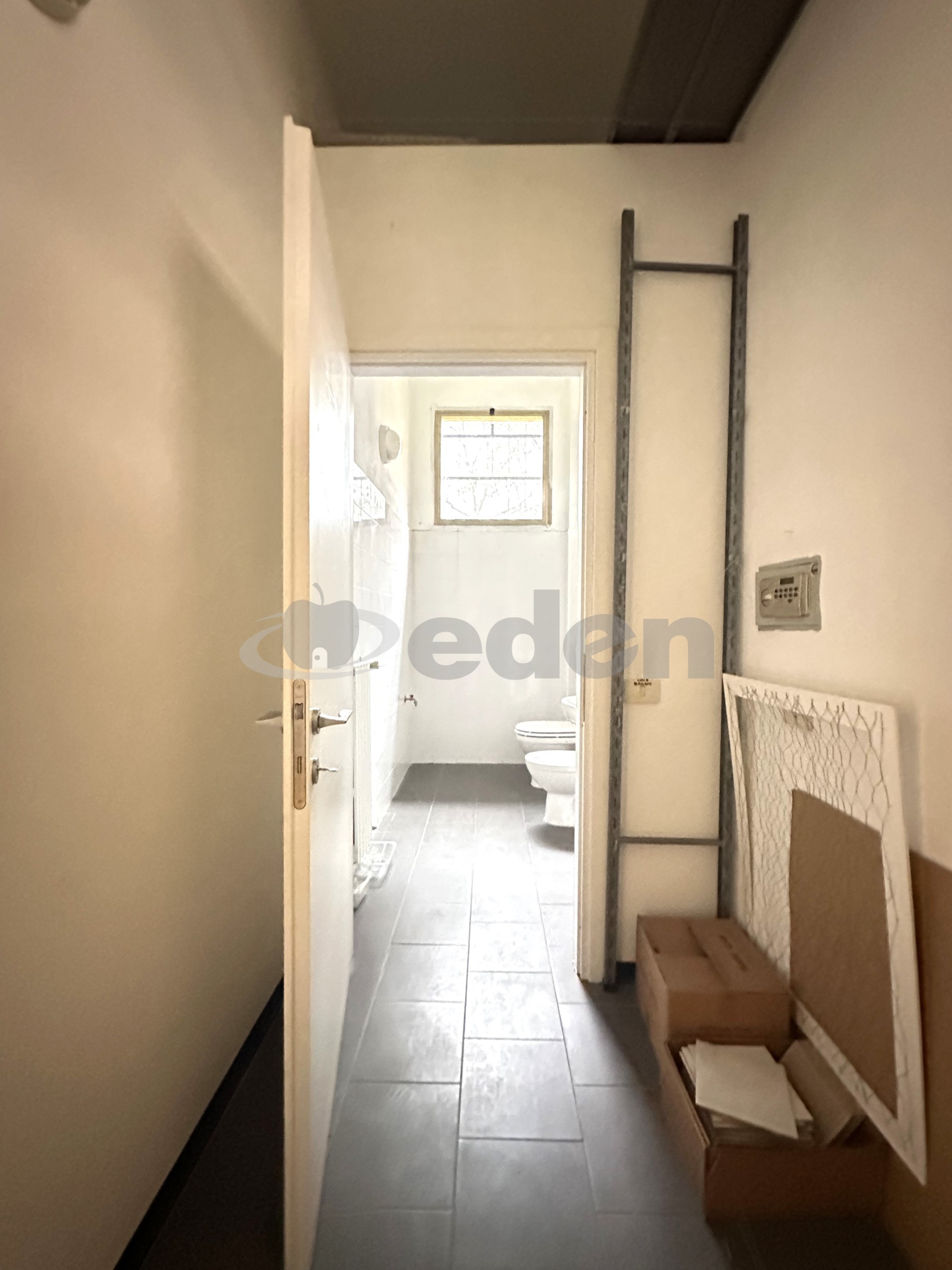 Immagine 3 di Ufficio in affitto  in PIAZZA GUIDO ROSSA 9 a Modena