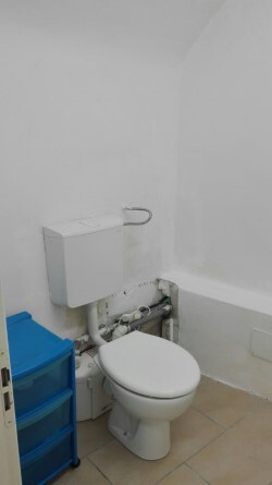 Immagine 2 di Attività commerciale in vendita  in Via Arnaldo Terzi 1 a Sarzana