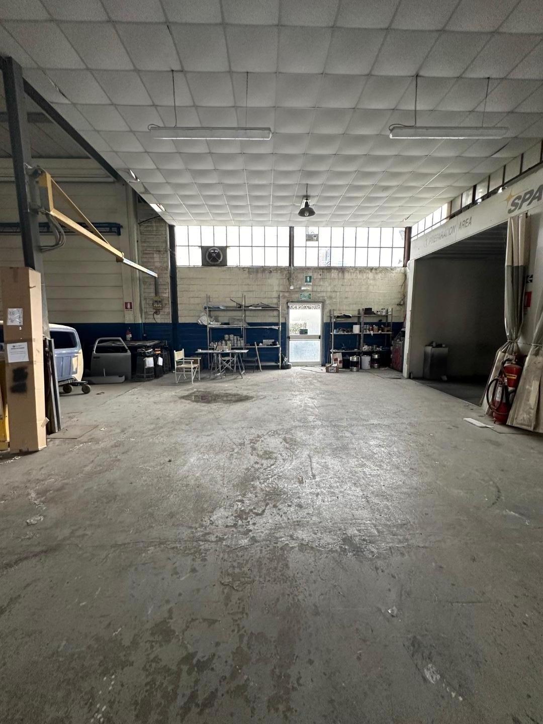 Immagine 4 di Capannone industriale in vendita  in Via del Pozzo 14 a Massa