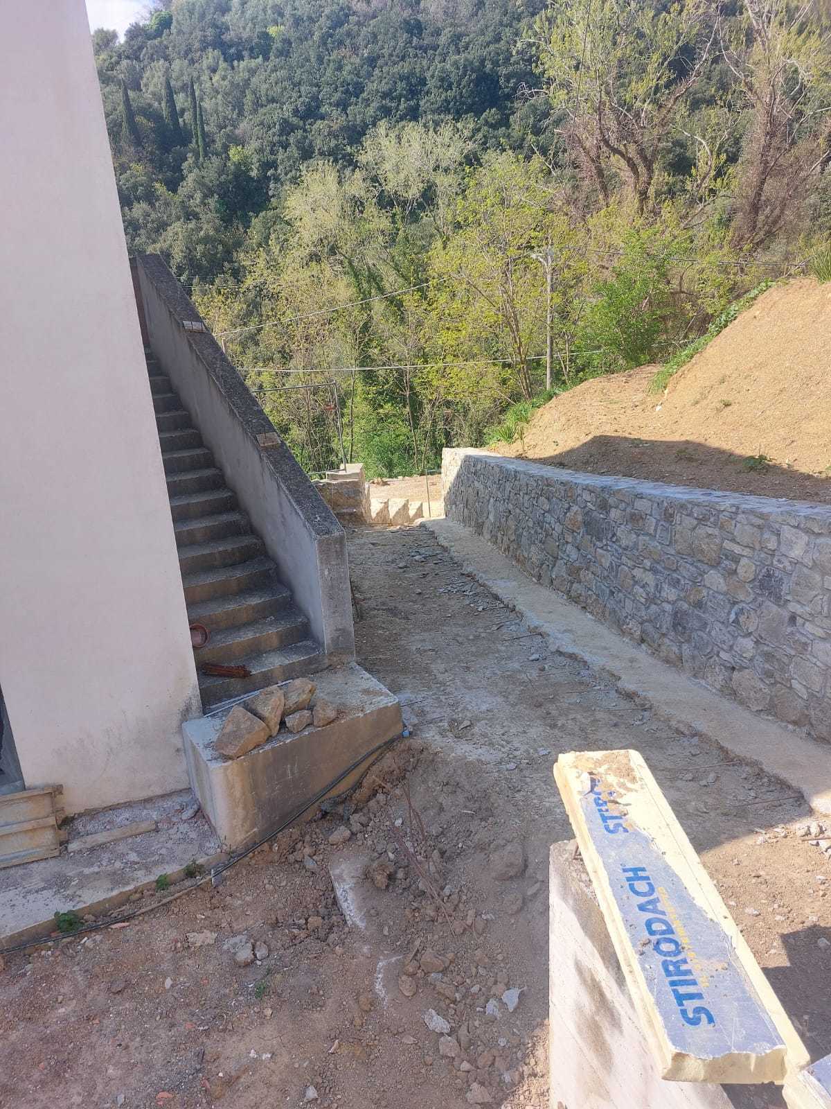 Immagine 16 di Casa semindipendente in vendita  in Via Belvedere 13 a Sarzana