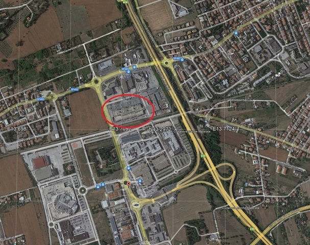 Immagine 46 di Locale commerciale in vendita  in VIA EINAUDI a Civitanova Marche