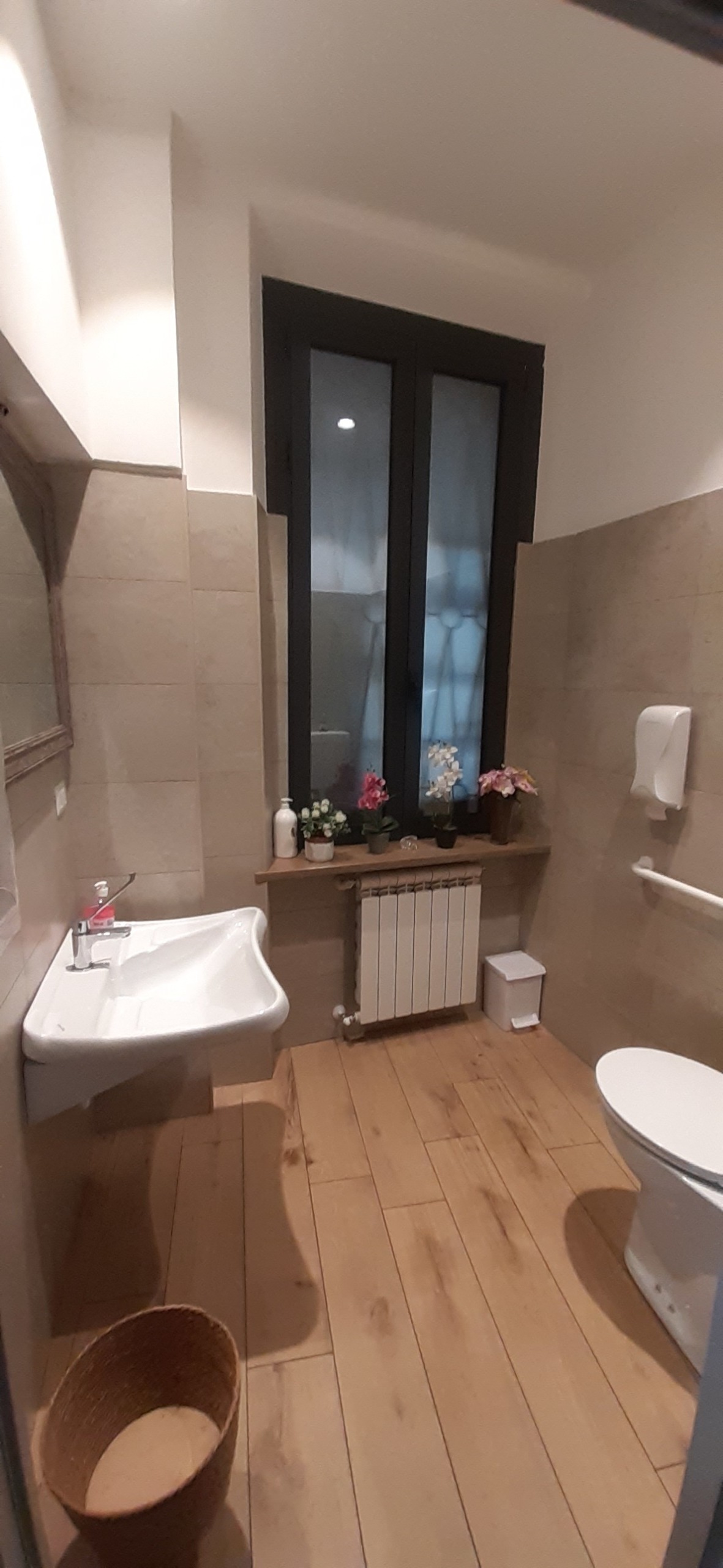 Immagine 5 di Locale commerciale in affitto  in Via Milano 94 a Somma Lombardo