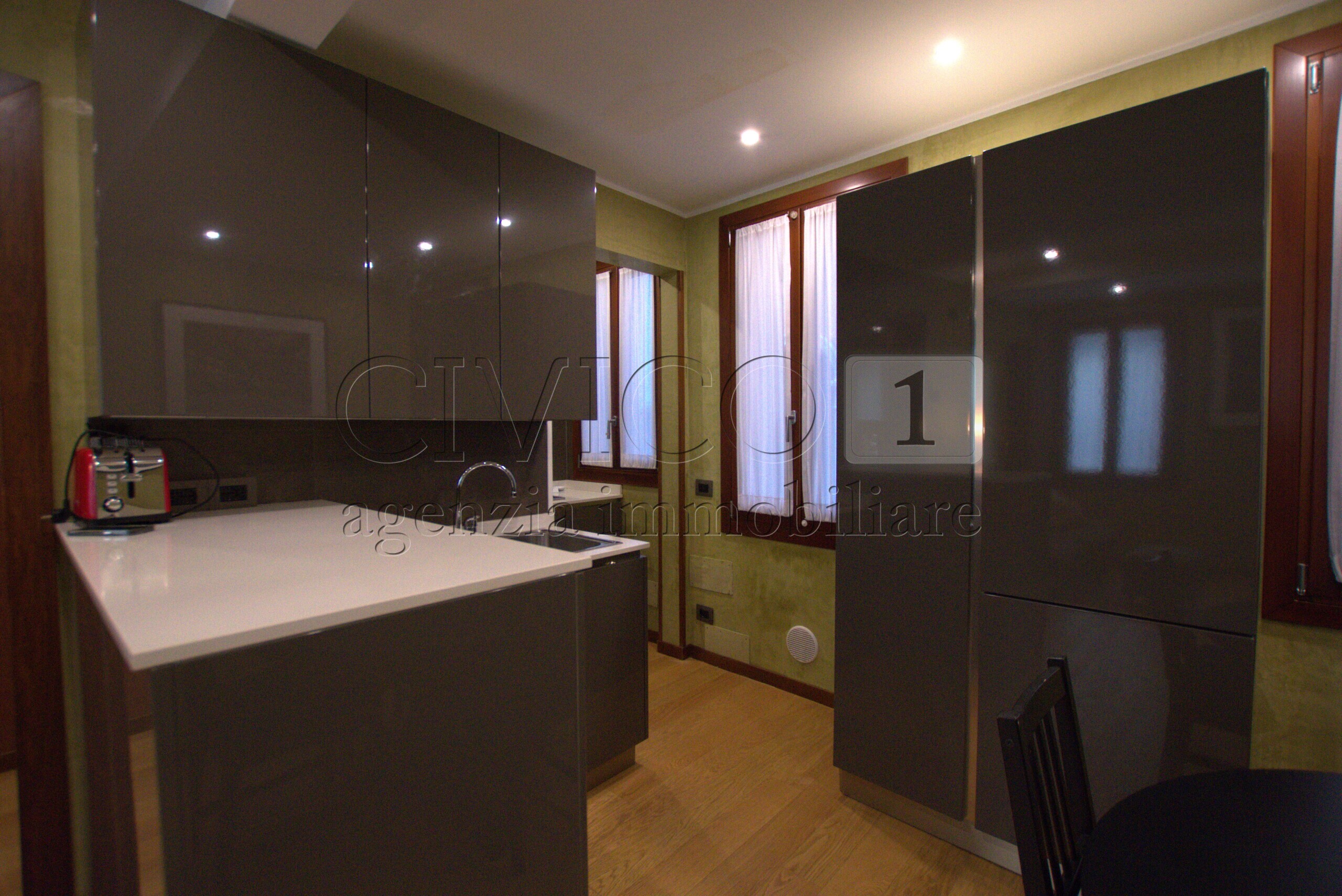 Immagine 16 di Appartamento in affitto  in San Marco a Venezia