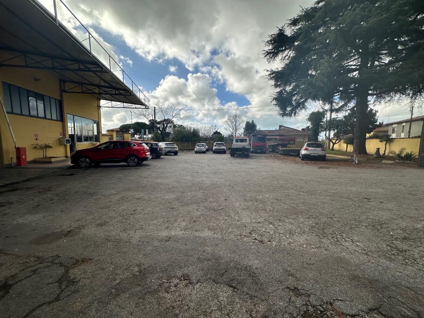 Immagine 8 di Capannone industriale in vendita  in Via del Pozzo 14 a Massa