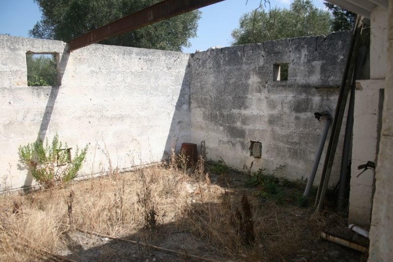 Immagine 37 di Terreno agricolo in vendita  in contrada mandrò a Cutrofiano