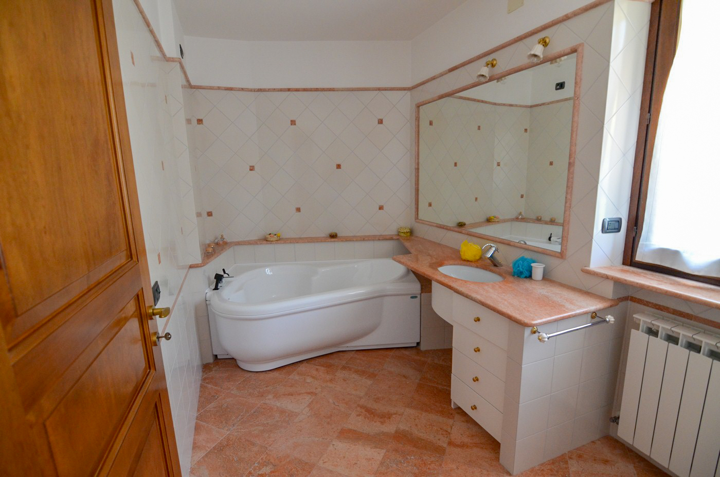 Immagine 16 di Casa indipendente in vendita  a Acquaviva Picena