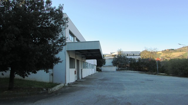 Immagine 1 di Capannone industriale in affitto  in Via Leonardo Da Vinci a San Benedetto Del Tronto