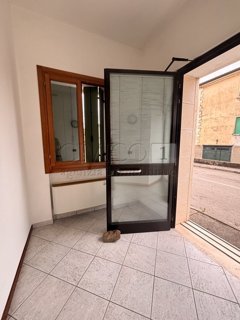 Immagine 11 di Appartamento in vendita  in Via Europa a Barbarano Mossano