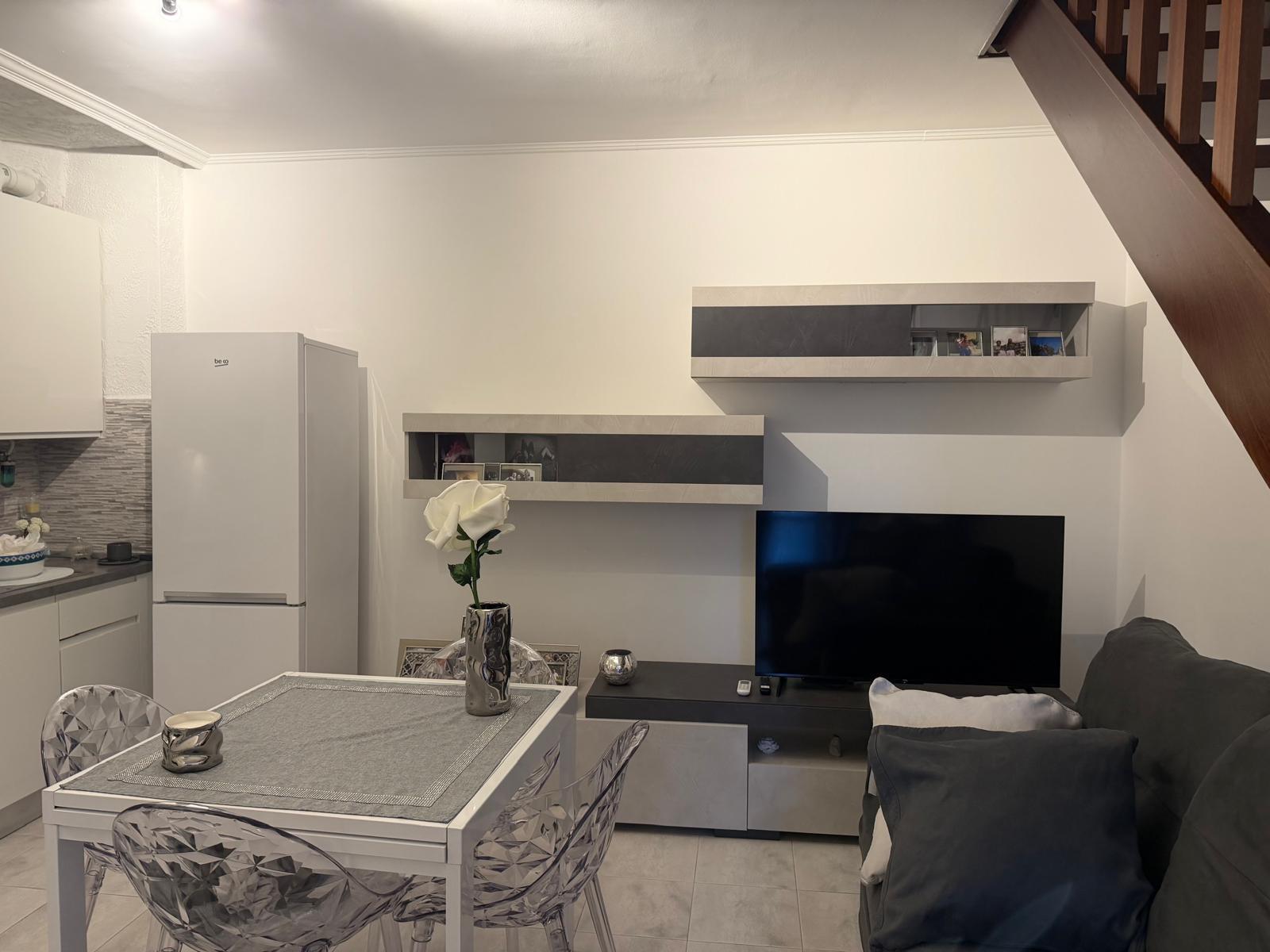 Immagine 3 di Casa semindipendente in vendita  in Via Fratelli Cervi 4 a Ortonovo