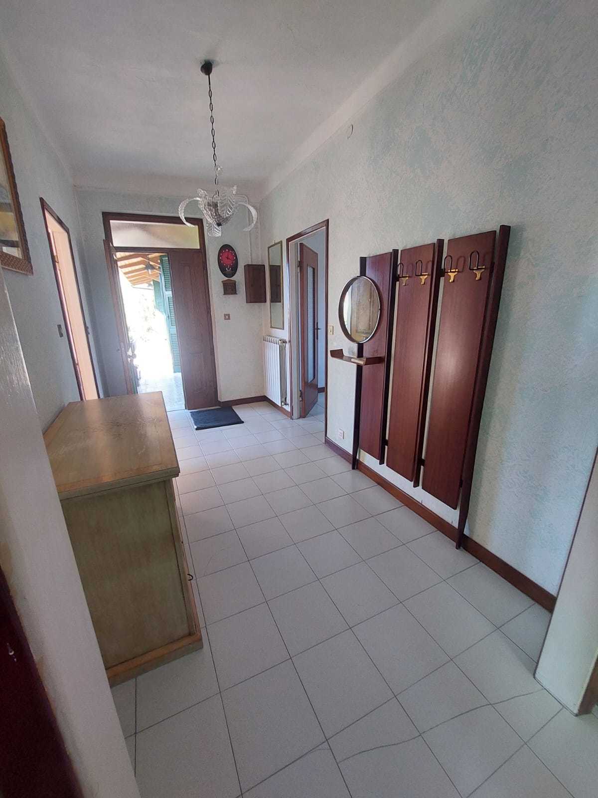 Immagine 9 di Casa semindipendente in vendita  in Via Caffaggiola 80 a Ortonovo