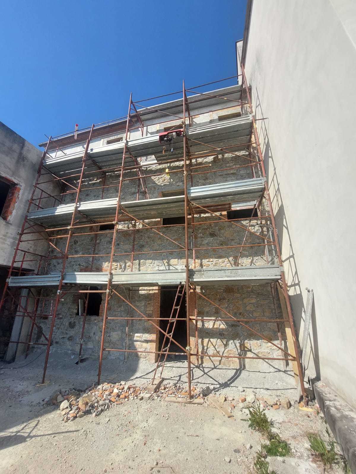 Immagine 6 di Casa semindipendente in vendita  in Via Belvedere 13 a Sarzana