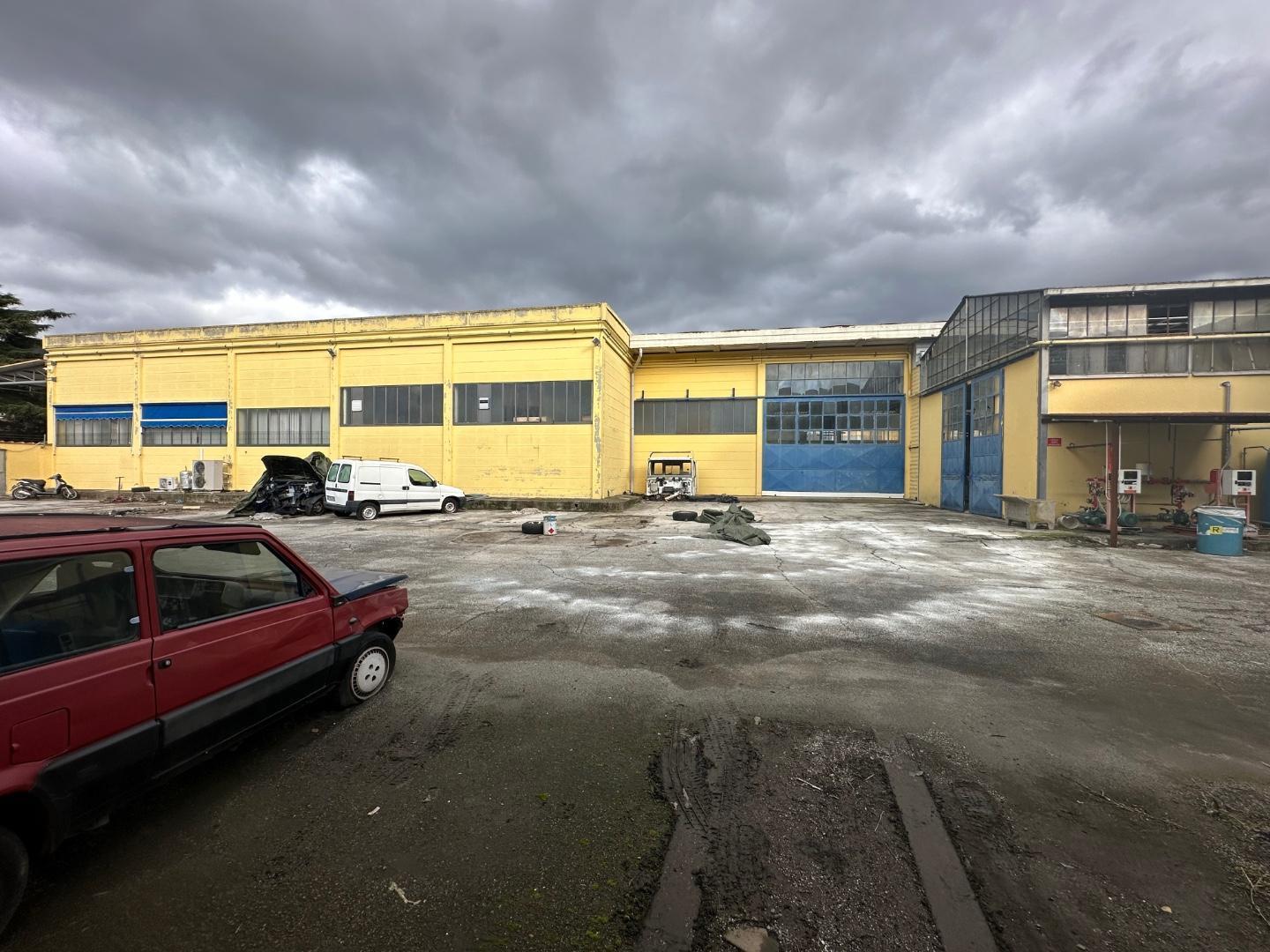 Immagine 13 di Capannone industriale in vendita  in Via del Pozzo 14 a Massa