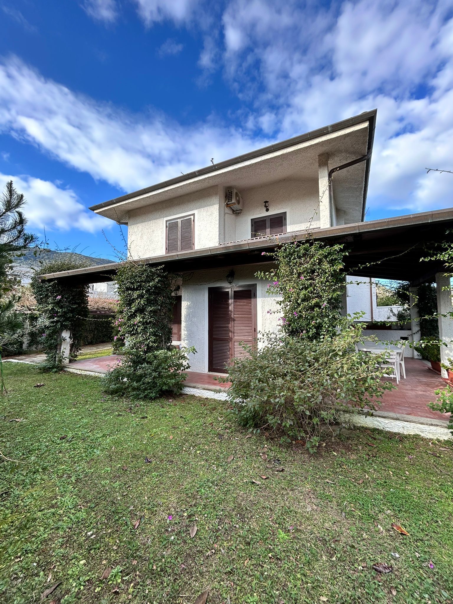 Immagine 1 di Casa bifamiliare in vendita  in Viale Alcide de Gasperi 130 a San Felice Circeo