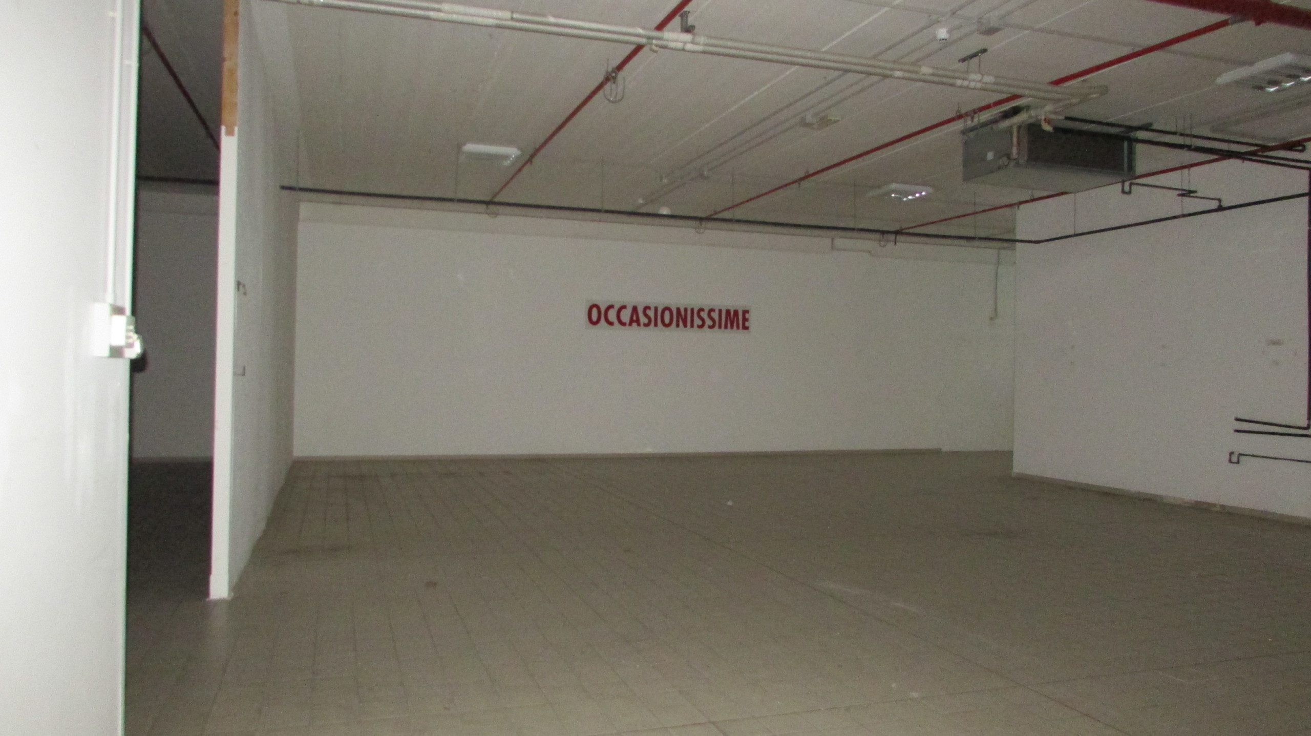 Immagine 17 di Locale commerciale in vendita  in VIA EINAUDI a Civitanova Marche