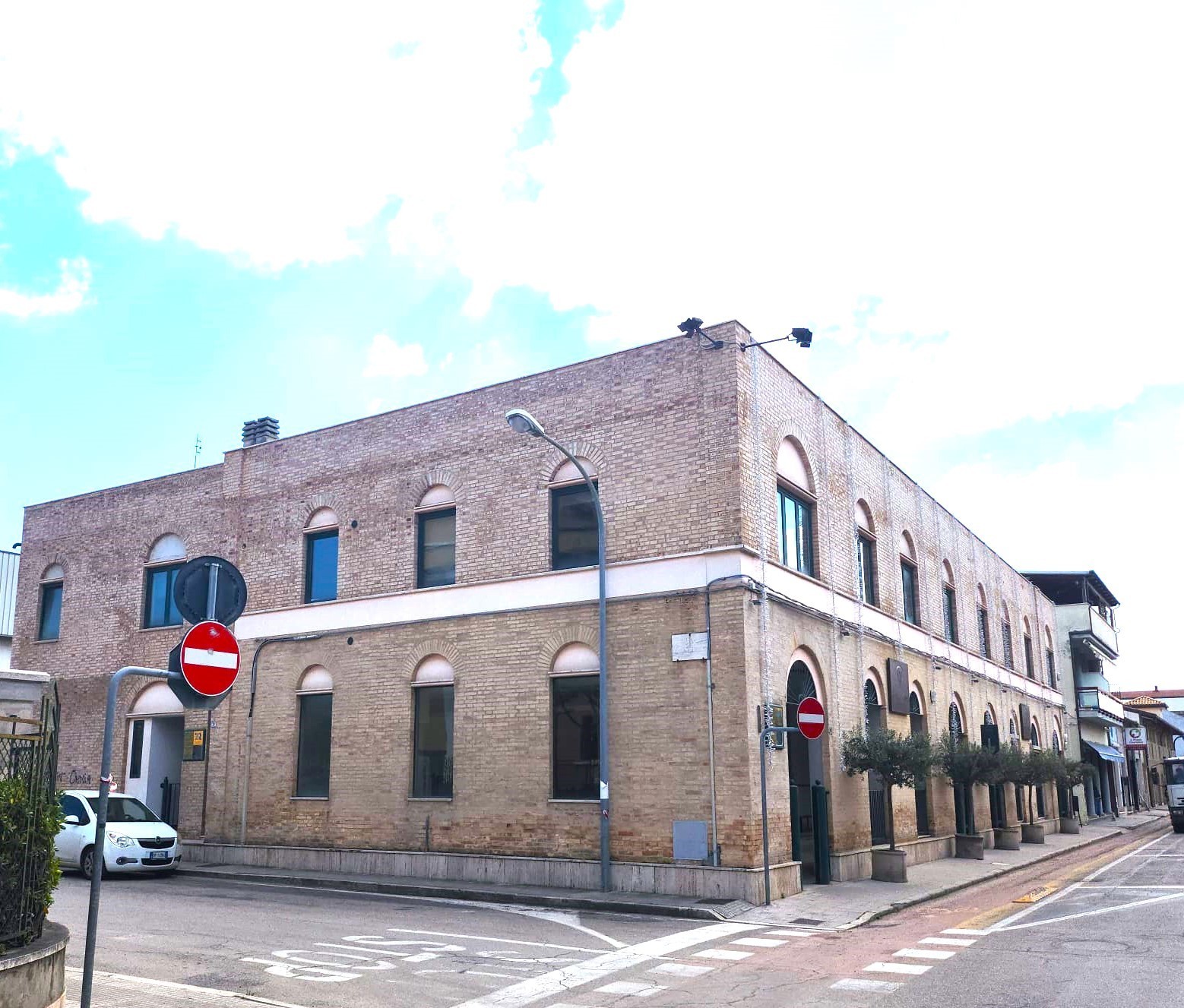 Immagine 14 di Ufficio in vendita  a San Benedetto Del Tronto