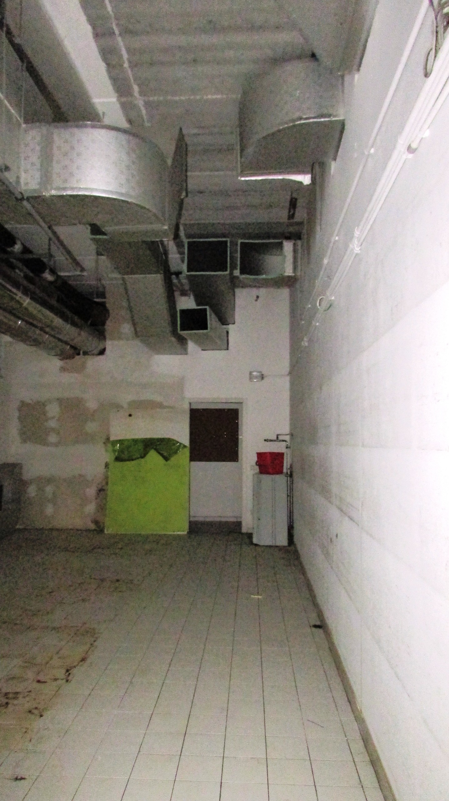 Immagine 39 di Locale commerciale in vendita  in VIA EINAUDI a Civitanova Marche