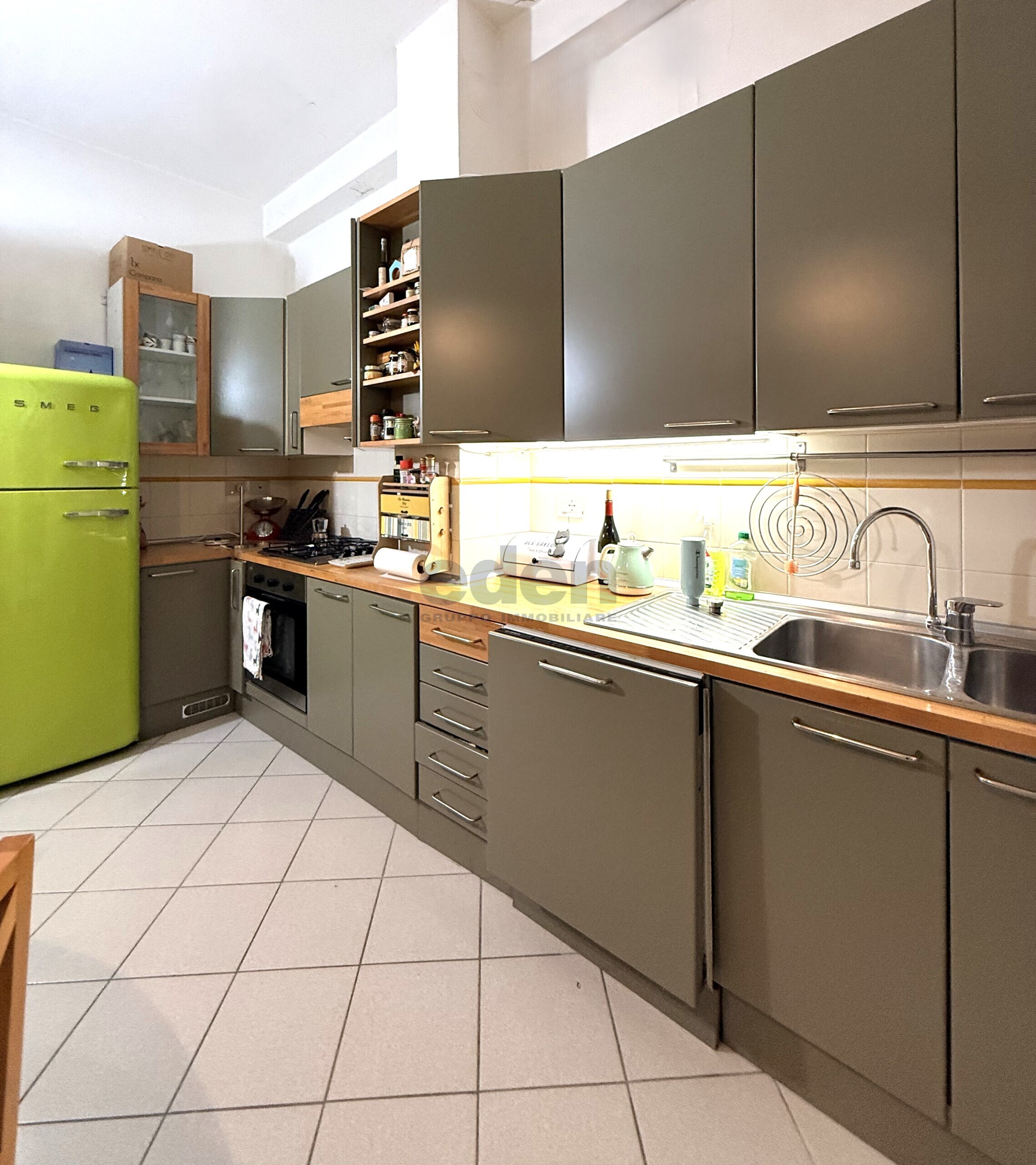 Immagine 8 di Trilocale in vendita  in viale vittorio veneto 102 a Modena