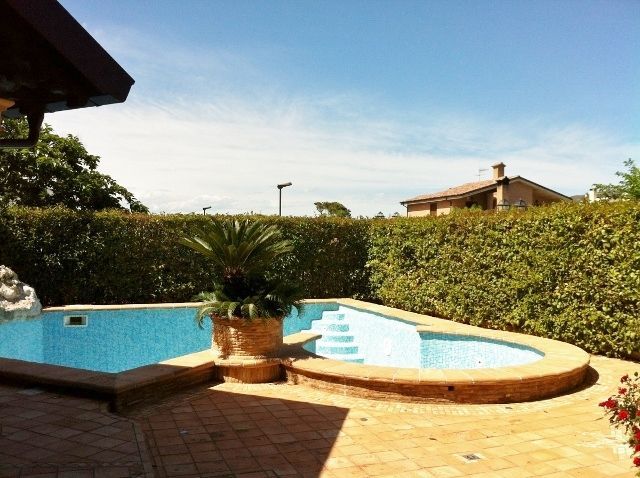 Immagine 14 di Casa indipendente in vendita  a Pineto