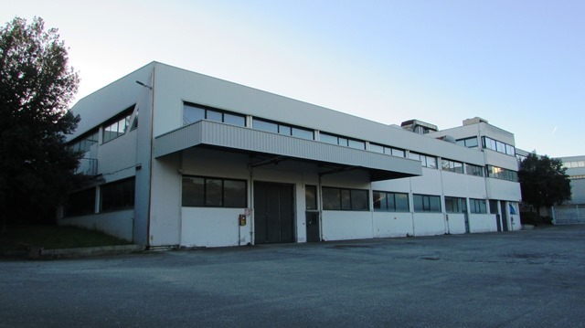 Immagine 2 di Capannone industriale in affitto  in Via Leonardo Da Vinci a San Benedetto Del Tronto