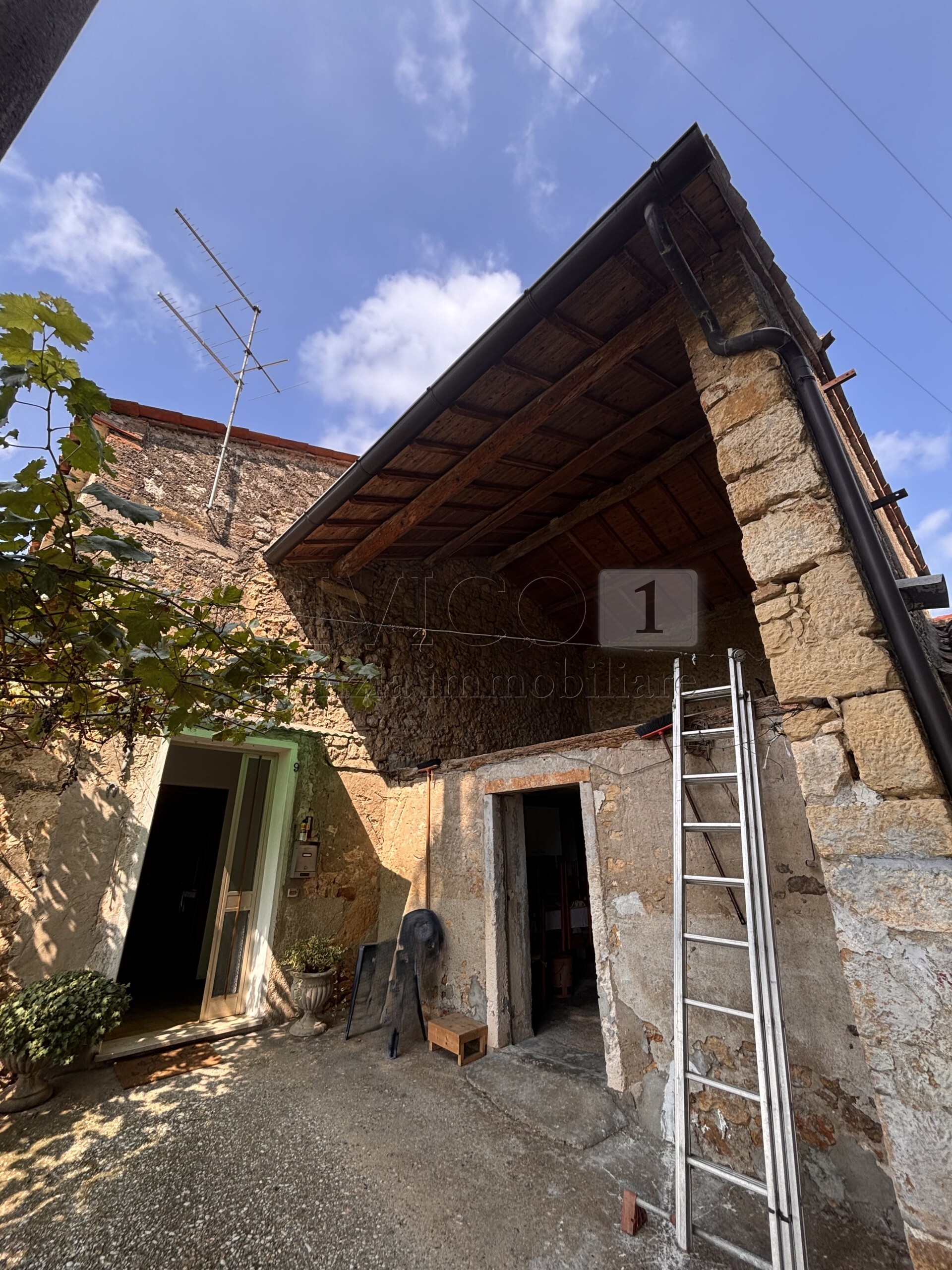 Immagine 4 di Rustico / casale in vendita  in VIA CALBIN 9 a Barbarano Mossano