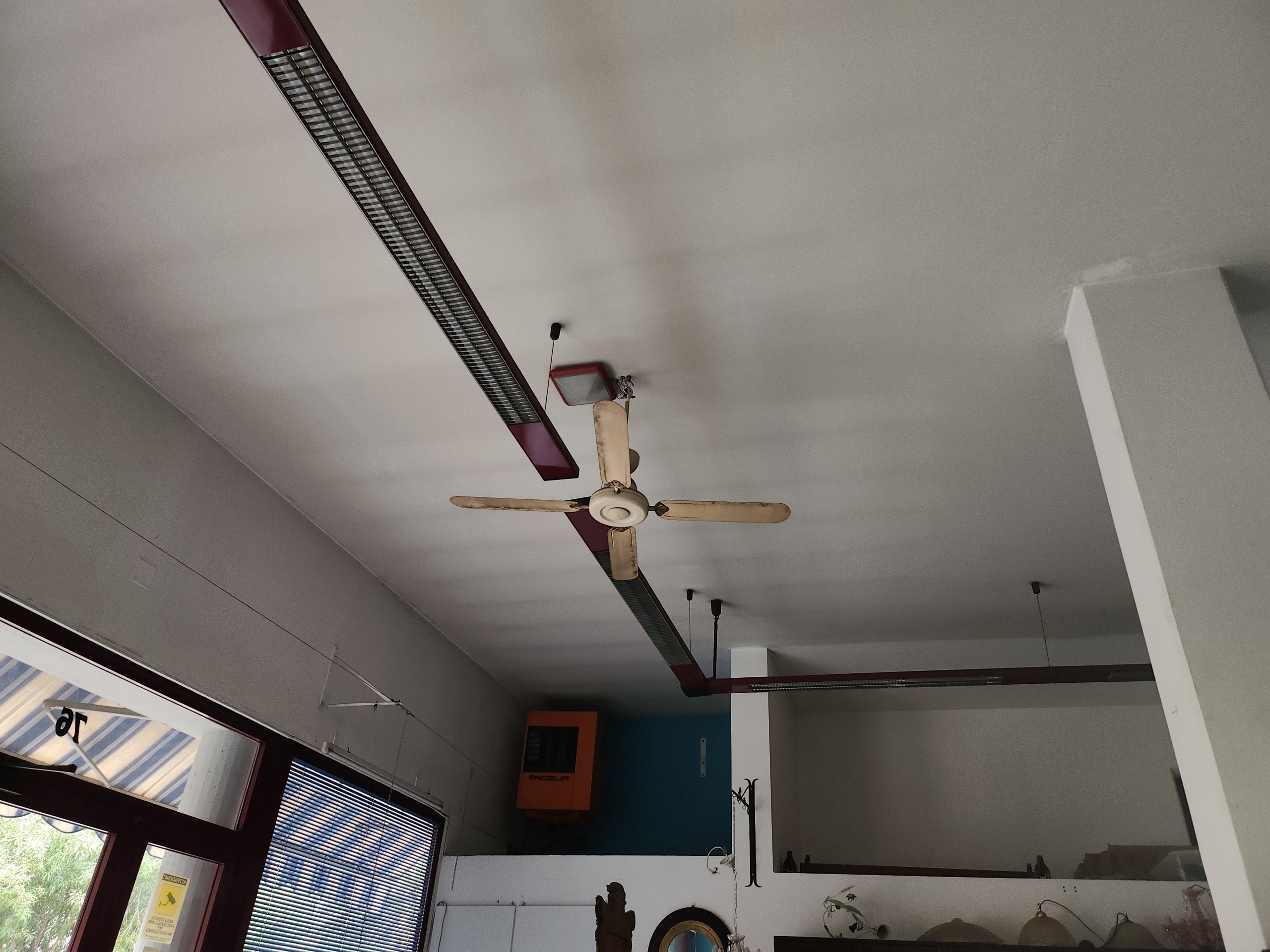 Immagine 6 di Locale commerciale in vendita  a San Benedetto Del Tronto