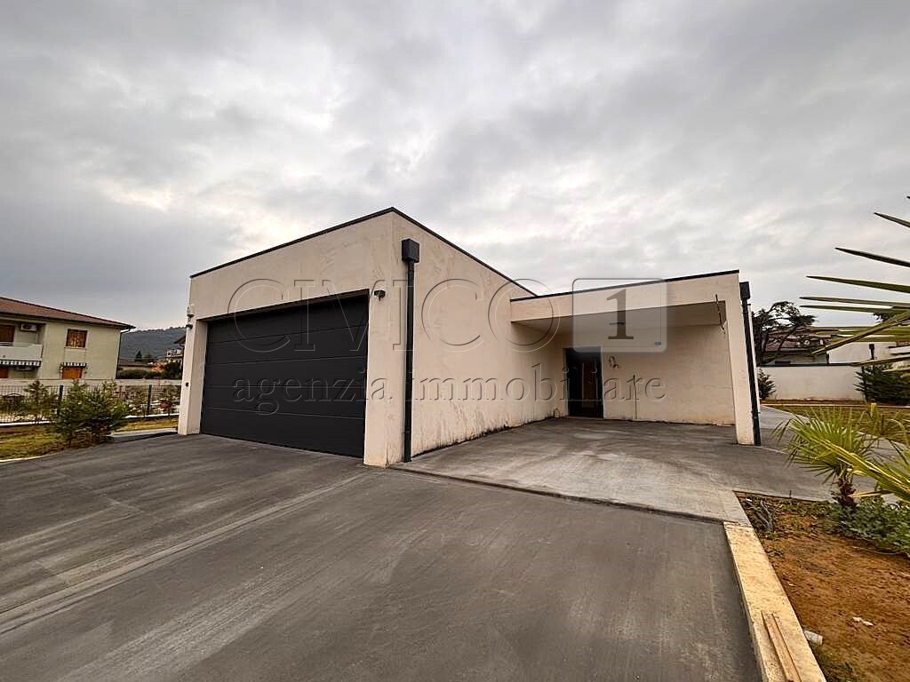 Immagine 27 di Villa in vendita  in Via Chiesa Nuova a Longare