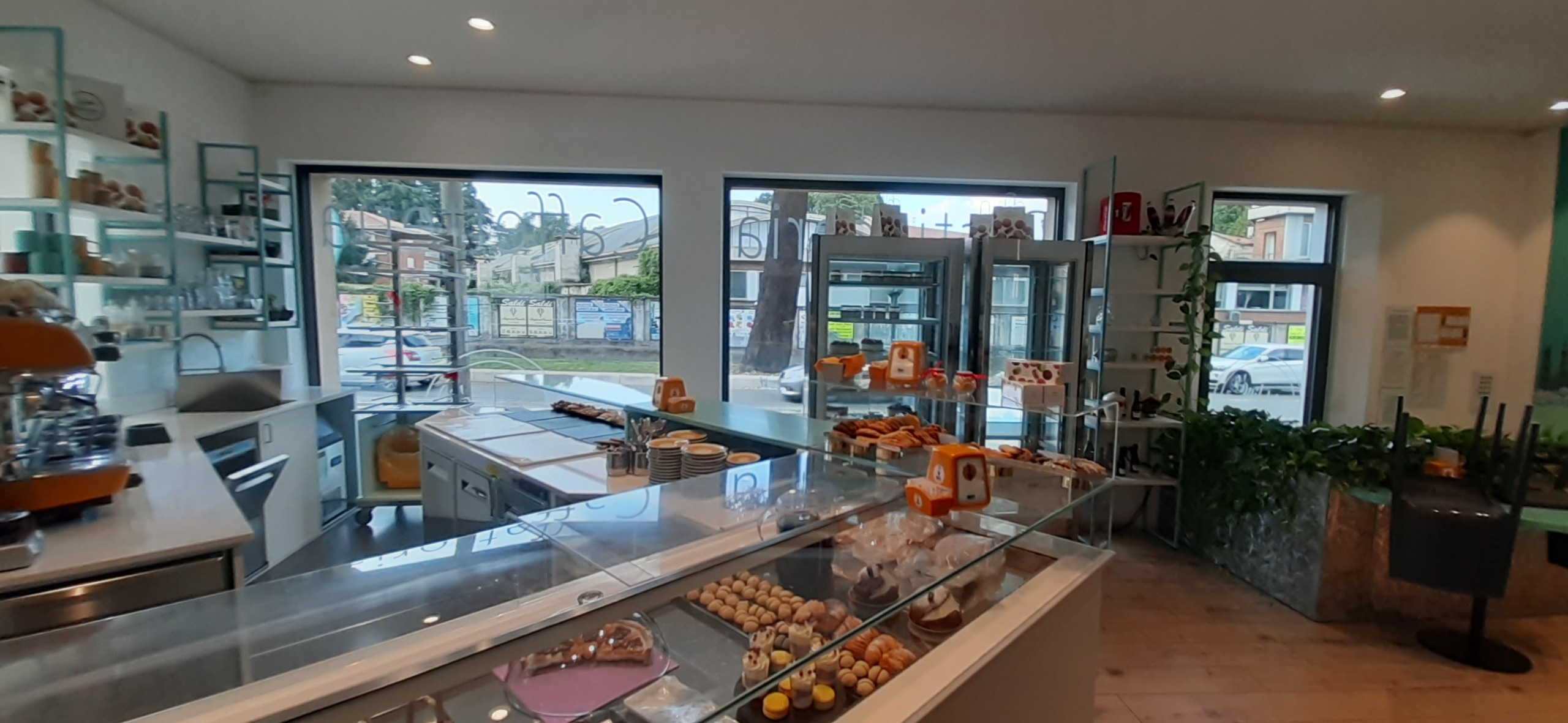 Immagine 6 di Locale commerciale in affitto  in Via Milano 94 a Somma Lombardo