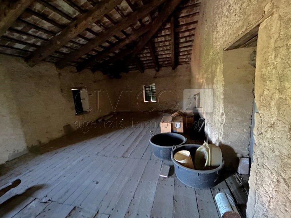 Immagine 5 di Rustico / casale in vendita  in Via Giuseppe Verdi 58 a Rovolon