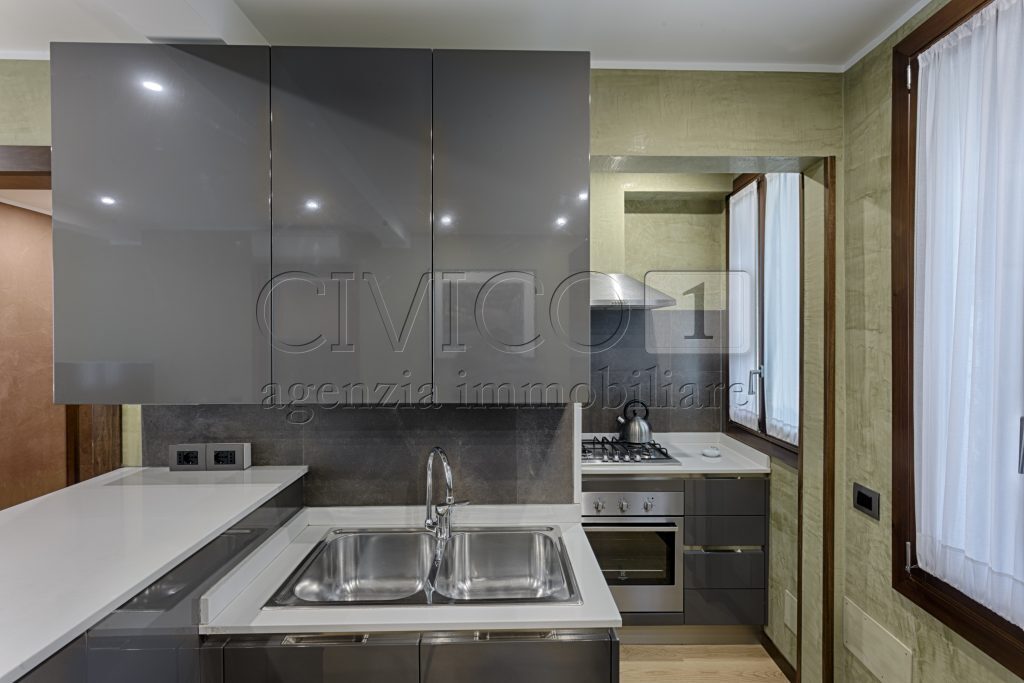 Immagine 10 di Appartamento in affitto  in San Marco a Venezia