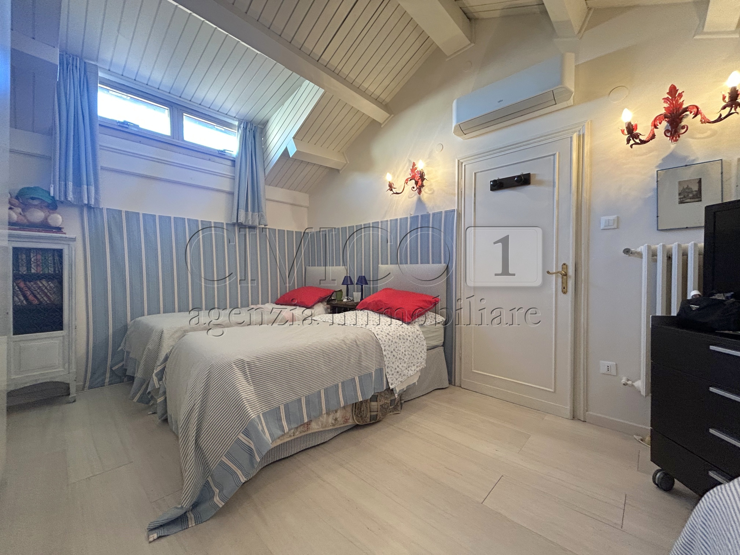 Immagine 4 di Mansarda in vendita  in Via Lorenzo Marcello a Venezia