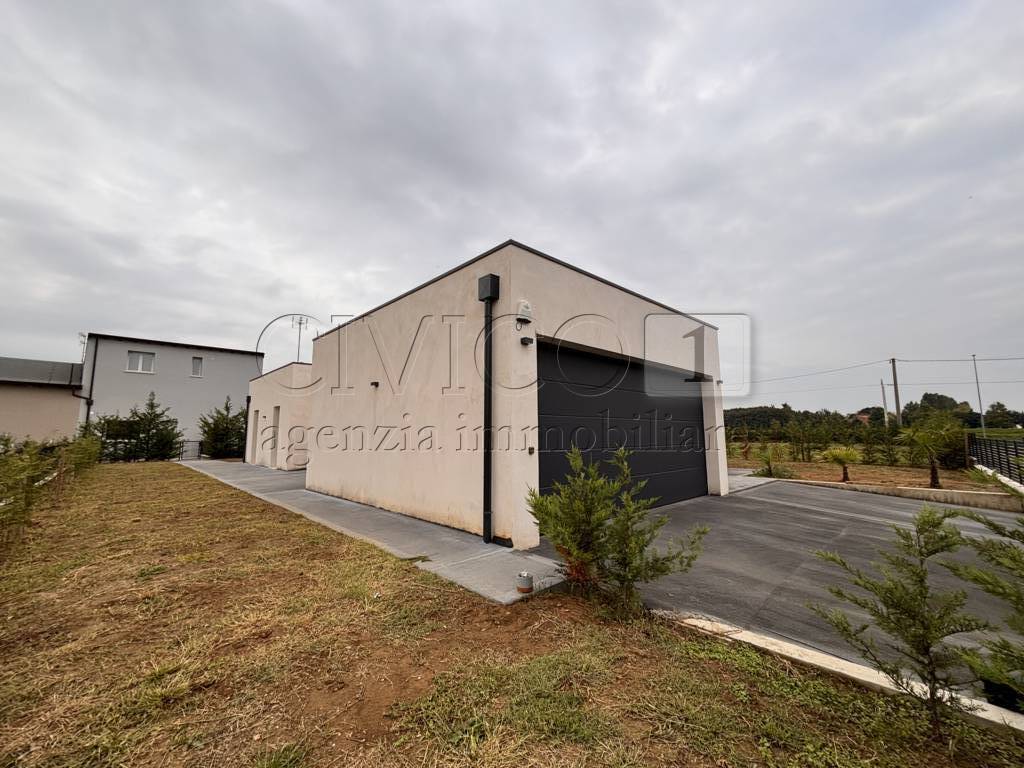 Immagine 25 di Villa in vendita  in Via Chiesa Nuova a Longare