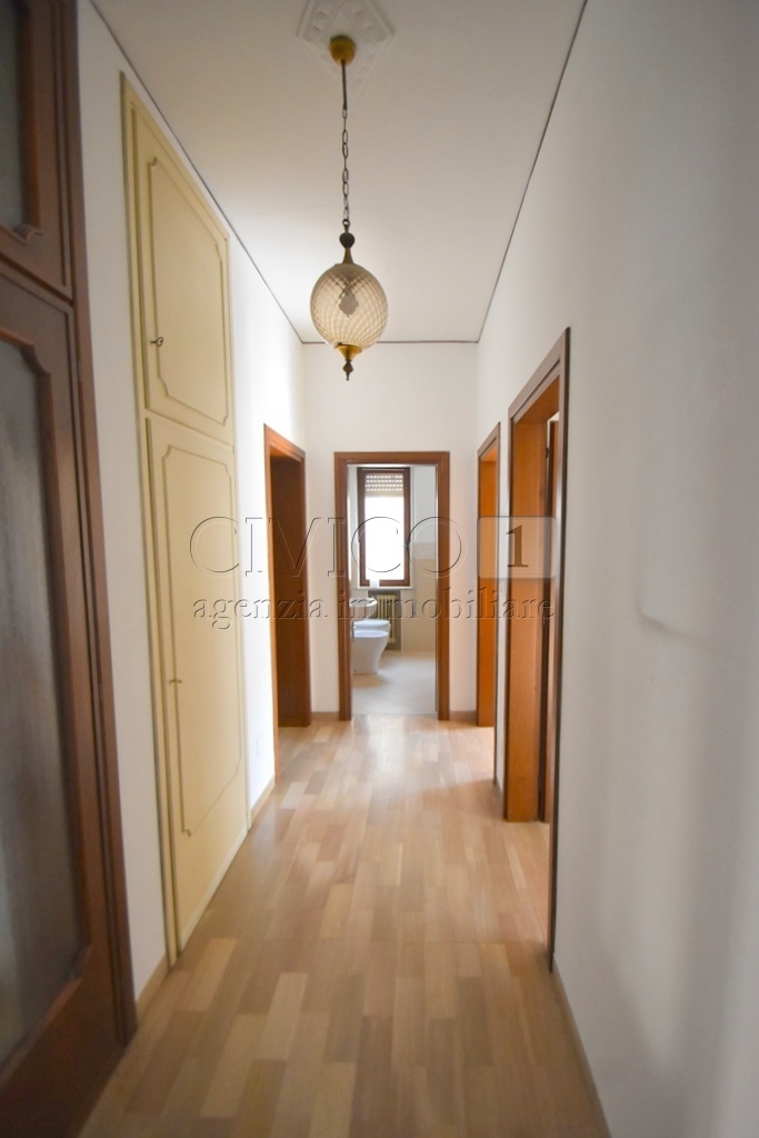 Immagine 20 di Casa bifamiliare in affitto  in ViaLE DELLA PACE 100 a Vicenza