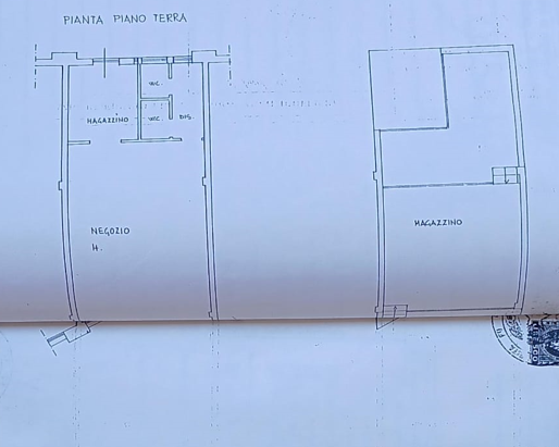 Immagine 1 di Locale commerciale in vendita  a Sabaudia