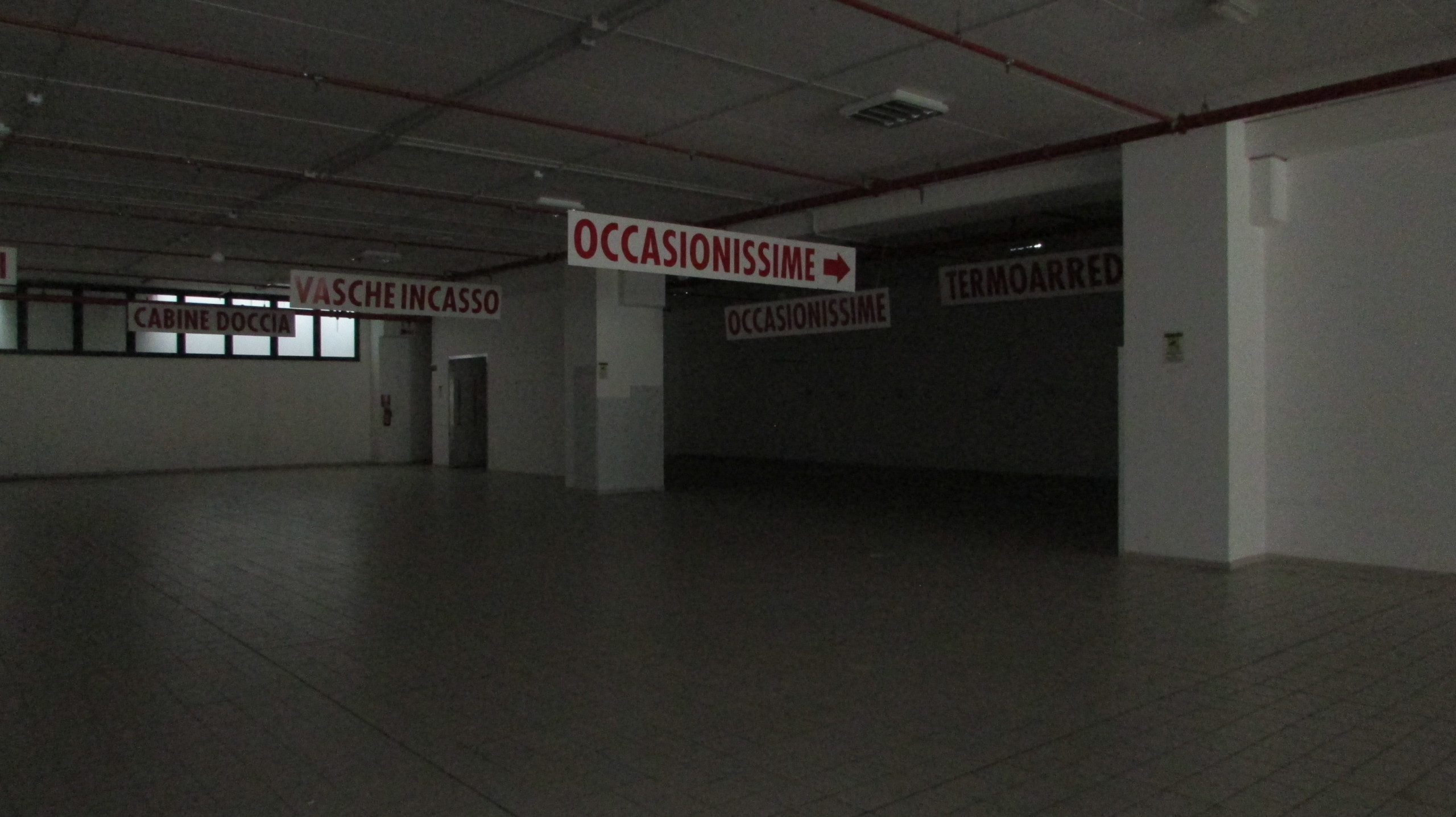 Immagine 26 di Locale commerciale in vendita  in VIA EINAUDI a Civitanova Marche