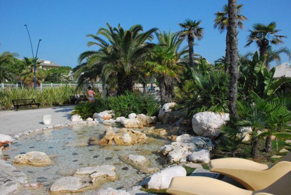 Immagine 9 di Albergo/B&B/Residence in vendita  a Altidona