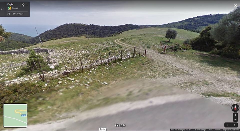 Immagine 20 di Terreno agricolo in vendita  a Mattinata